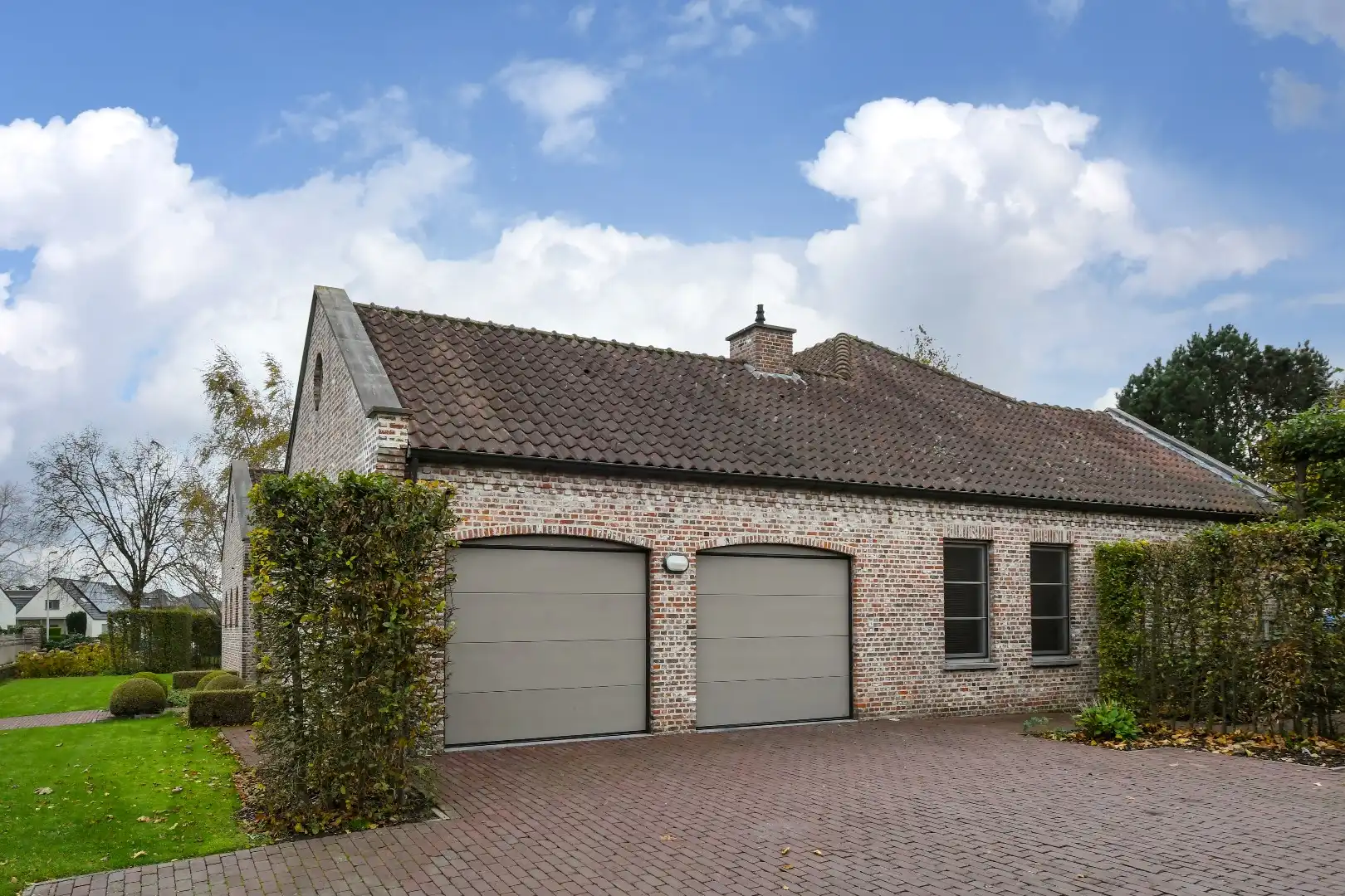 Instapklaar landhuis met tuin en interessant bijgebouw foto 35