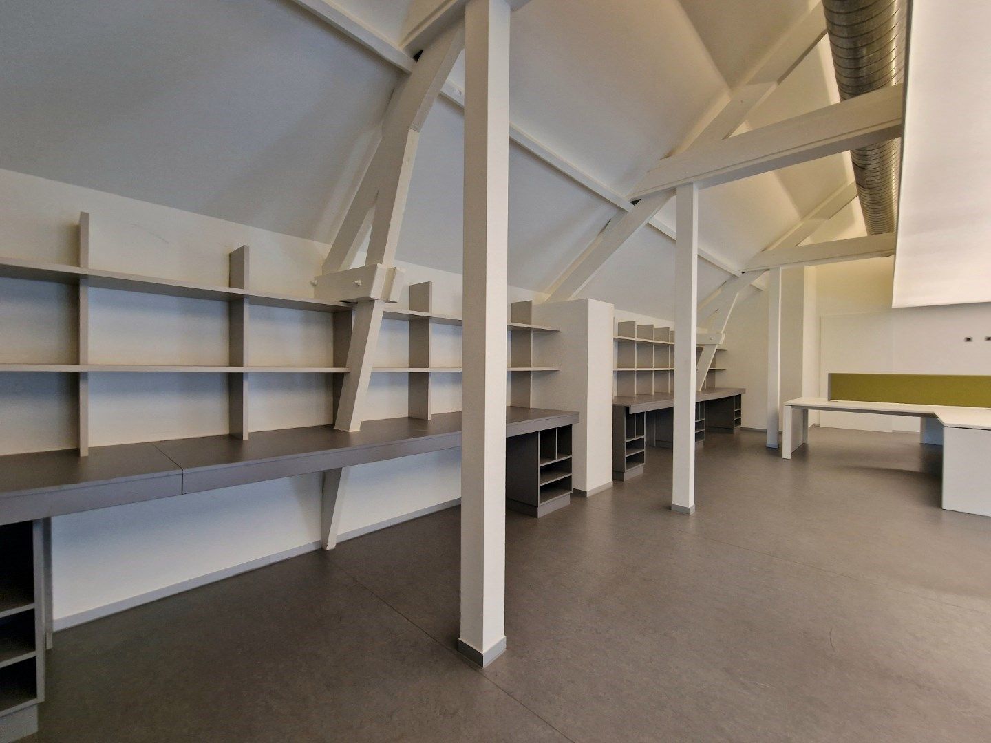 Uniek karaktervol eigendom te centrum Ieper foto 24
