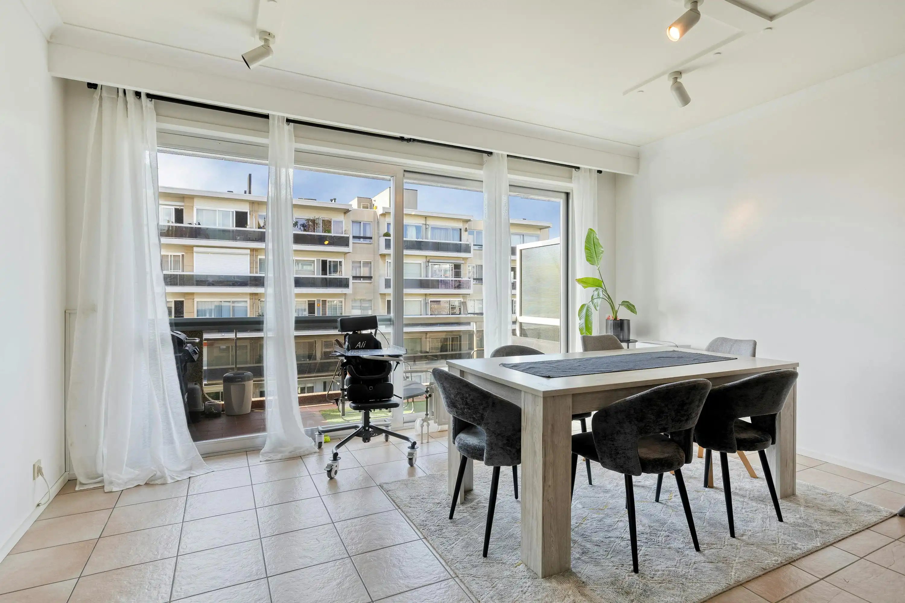 Appartement met terras te koop op het groene Linkeroever foto 12