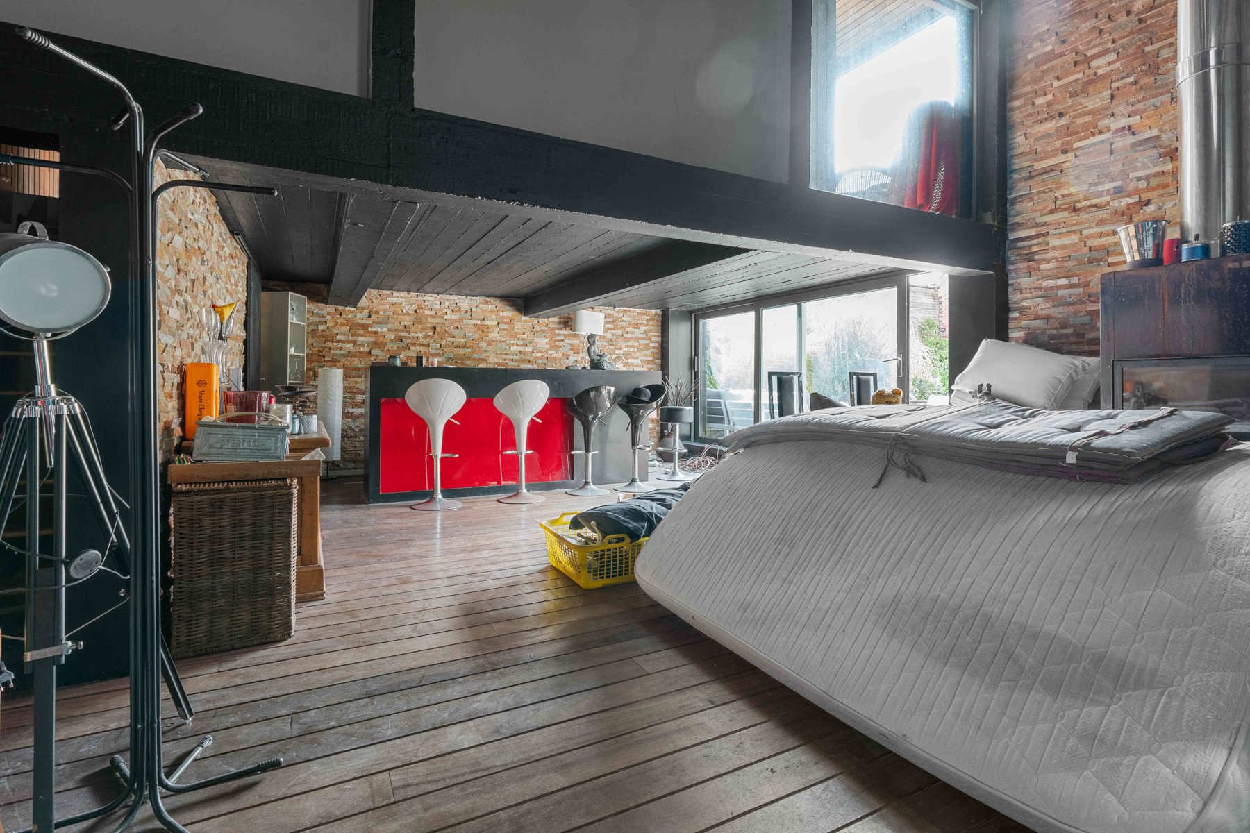 Prachtige eigendom in loft stijl met BUITENZWEMBAD! foto 31