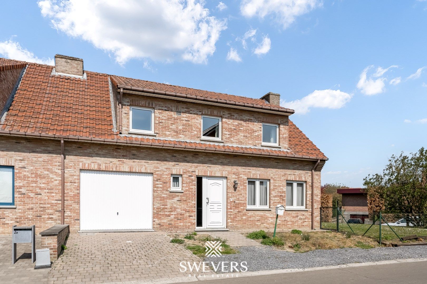 Hoofdfoto van de publicatie: Rustig gelegen gezinswoning met 3 slpk & tuin