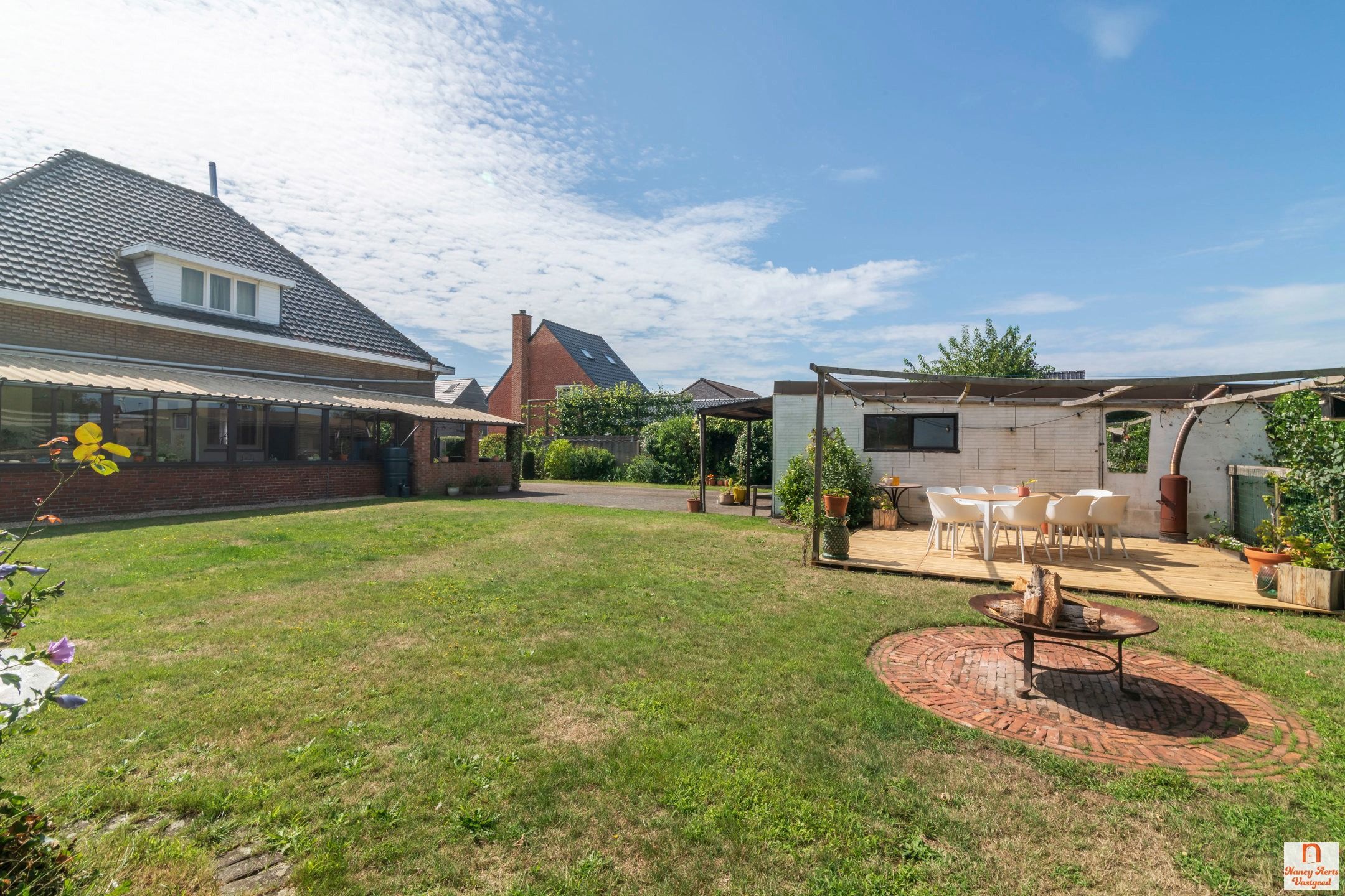 Sfeervolle jaren ’60-woning met grote tuin in rustige straat foto 46