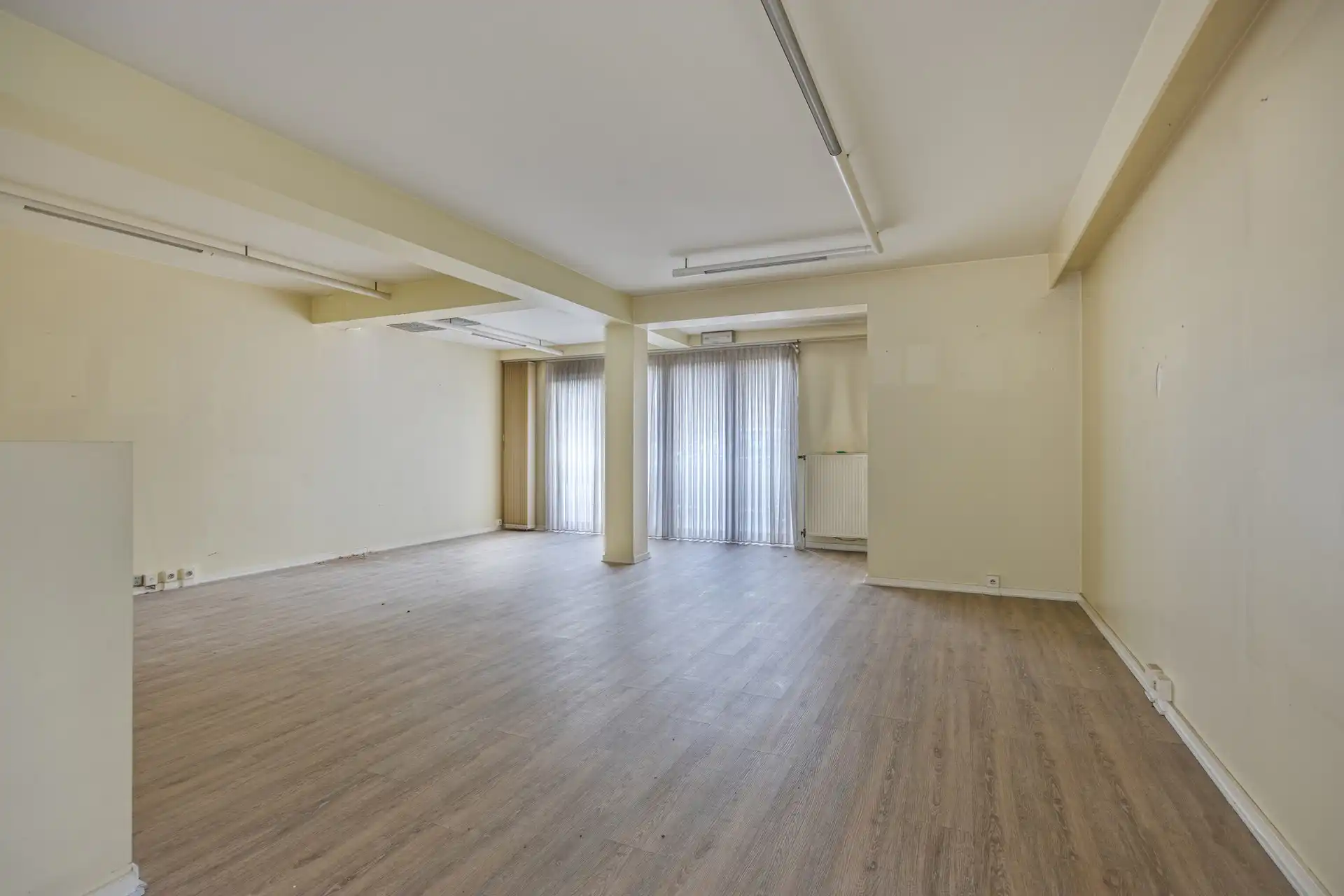 Kantoorruimte van privatieve kelder - 100 m² foto 4