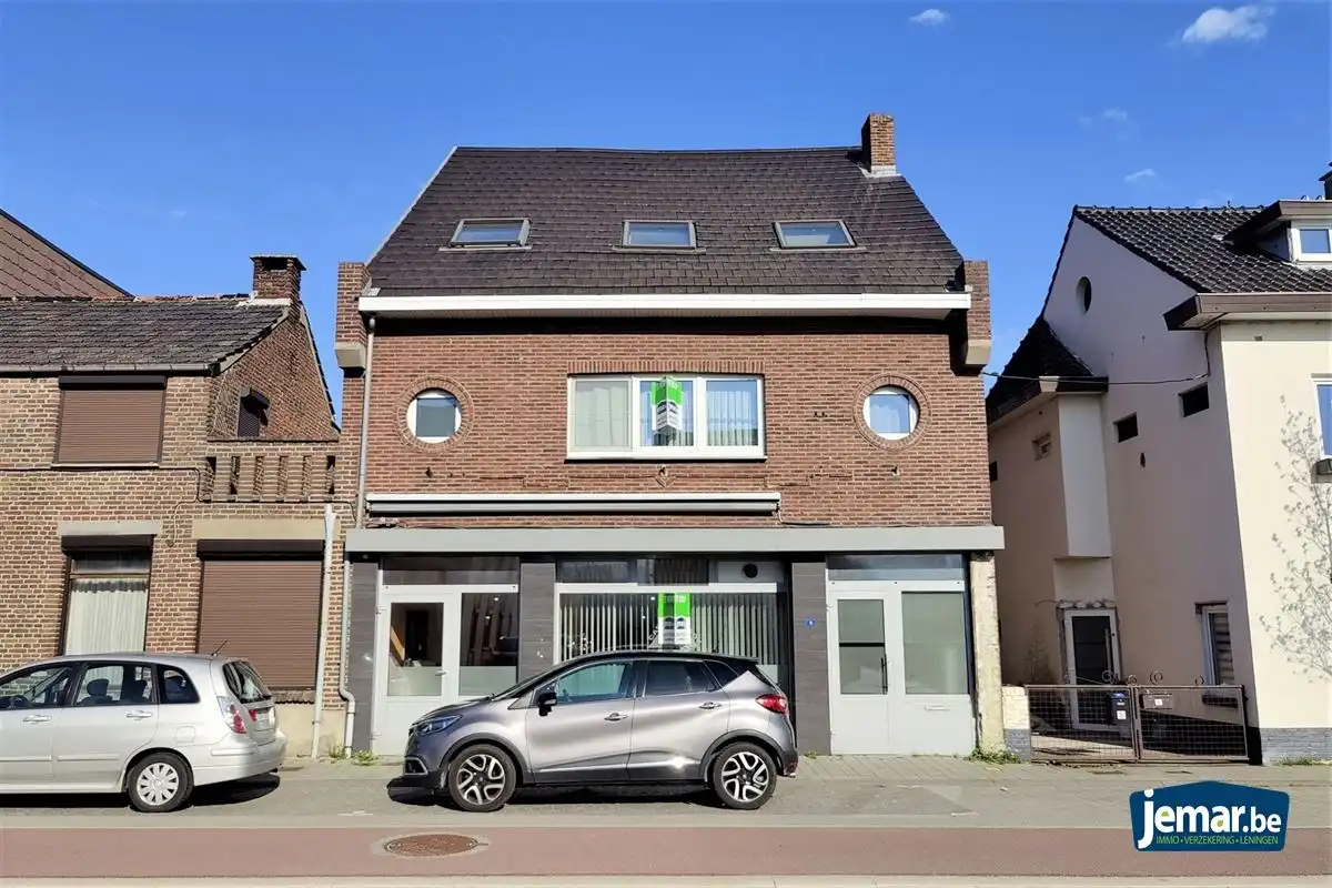 Handelspand met woonst op top locatie te Smeermaas foto {{pictureIndex}}