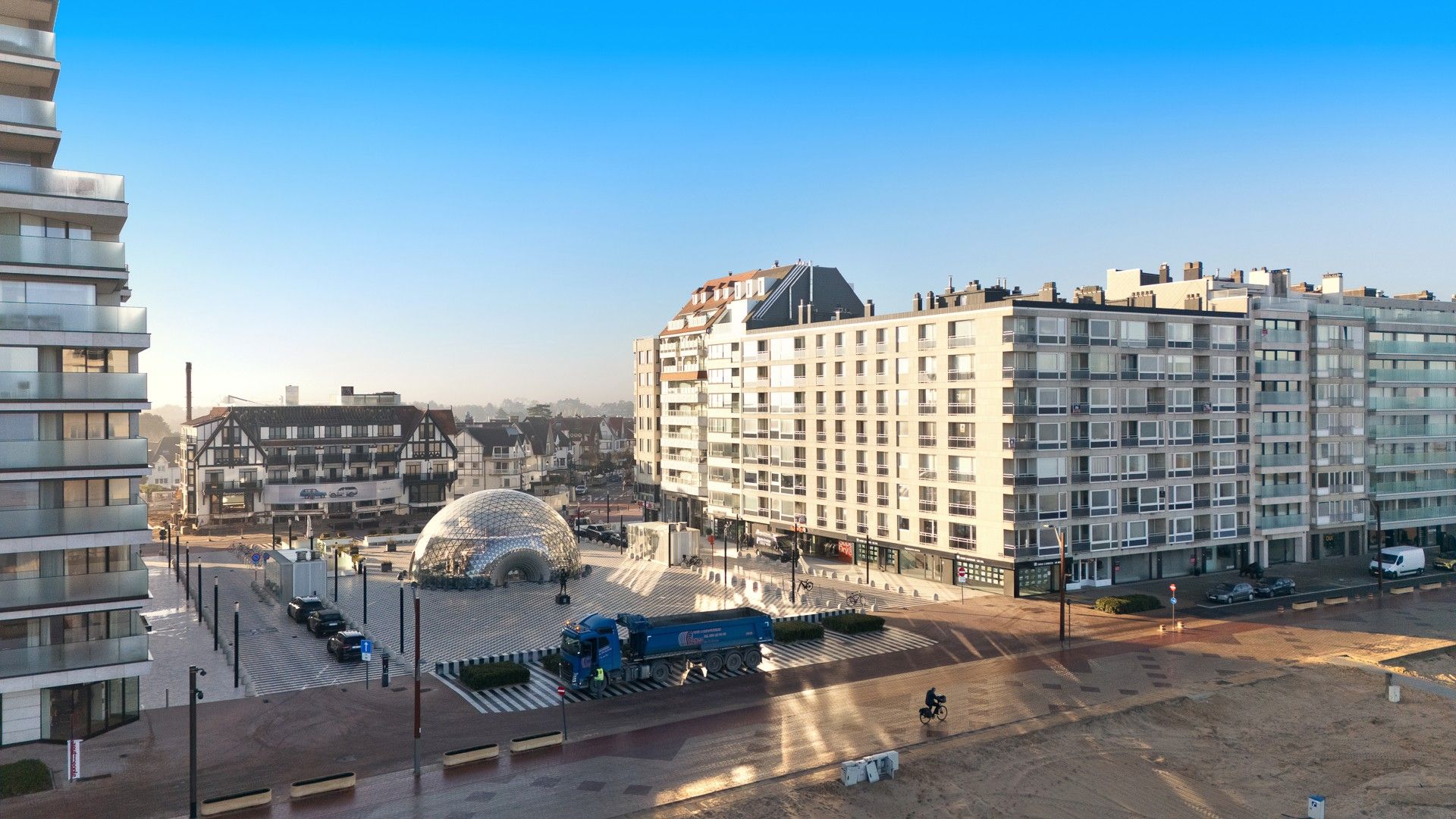 Prachtig 3 slaapkamerappartement Zeedijk-Het Zoute met frontaal zeezicht foto 25