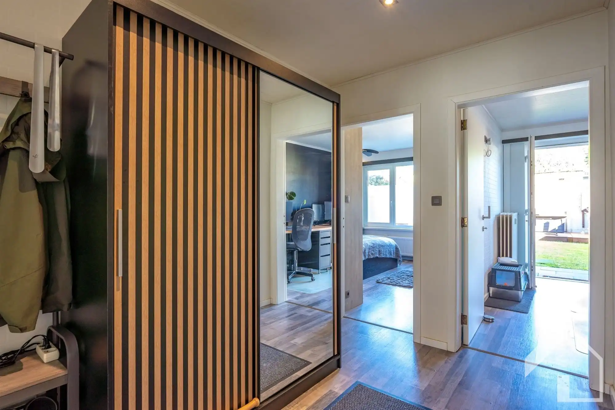 Instapklaar gelijkvloers appartement met 2 slaapkamers, tuin en terras foto 6