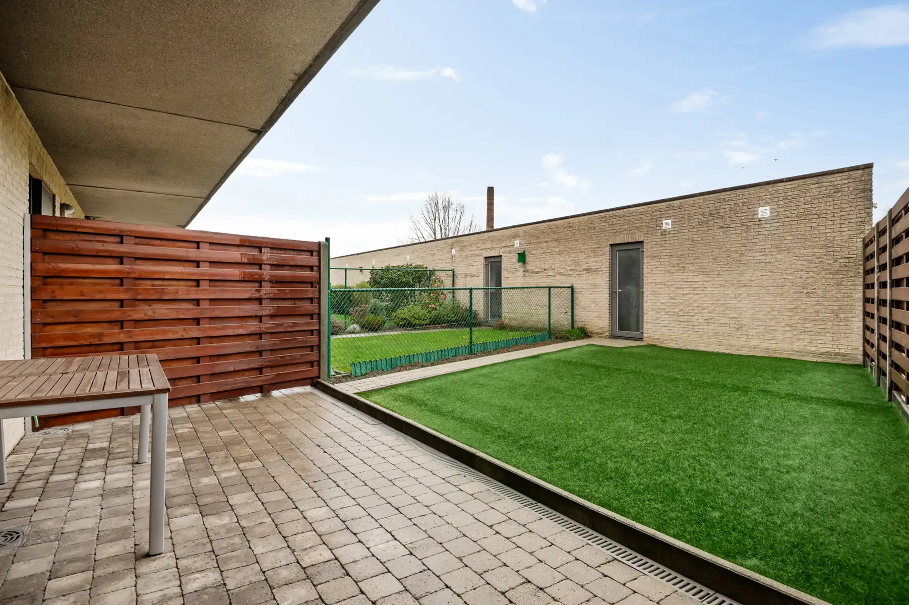 Ruim gelijkvloers appartement vlak buiten centrum Aartselaar foto 16