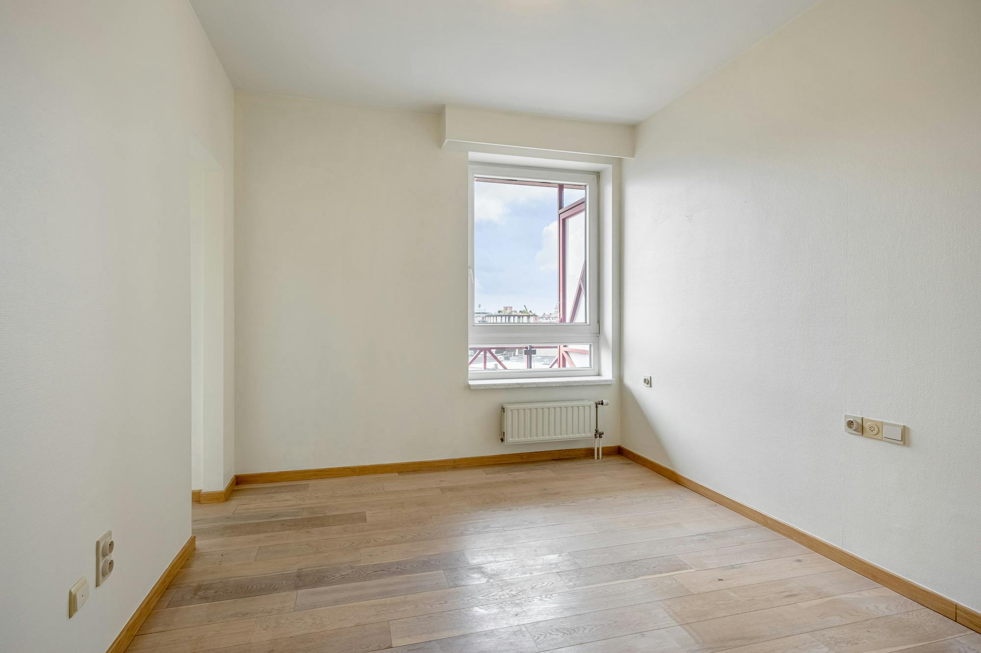 Ruim appartement te koop in hartje Hasselt met terras en parkeerplaats foto 14
