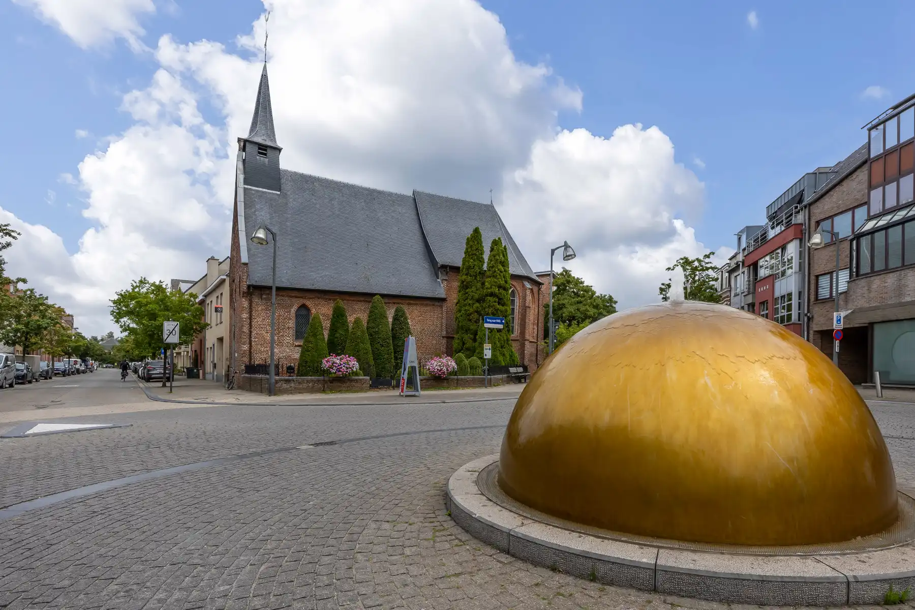 Unieke woning met terras, garage en ruim magazijn  foto 26