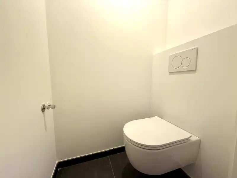 Ruime nieuwbouwwoning met 3 slaapkamers, tuin en carport foto 18