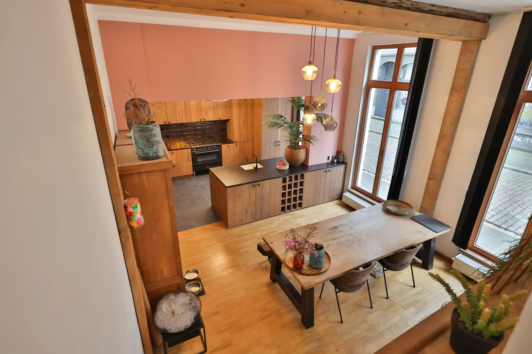 Stoer, warm en verrassend ruim — Loftgevoel met buitenruimte foto 13