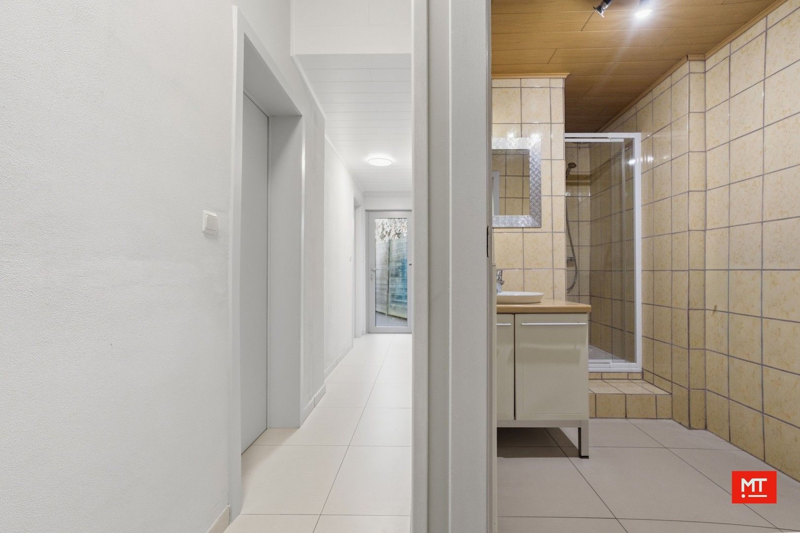 Instapklare woning met 3 à 4 slaapkamers, ZW-gerichte tuin en garage te koop in Moorslede foto 13