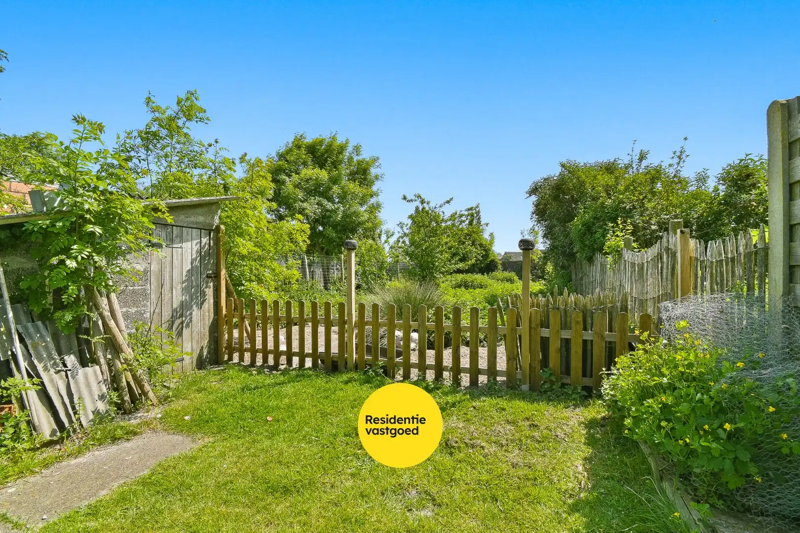 Gezinswoning met ruime tuin foto 26