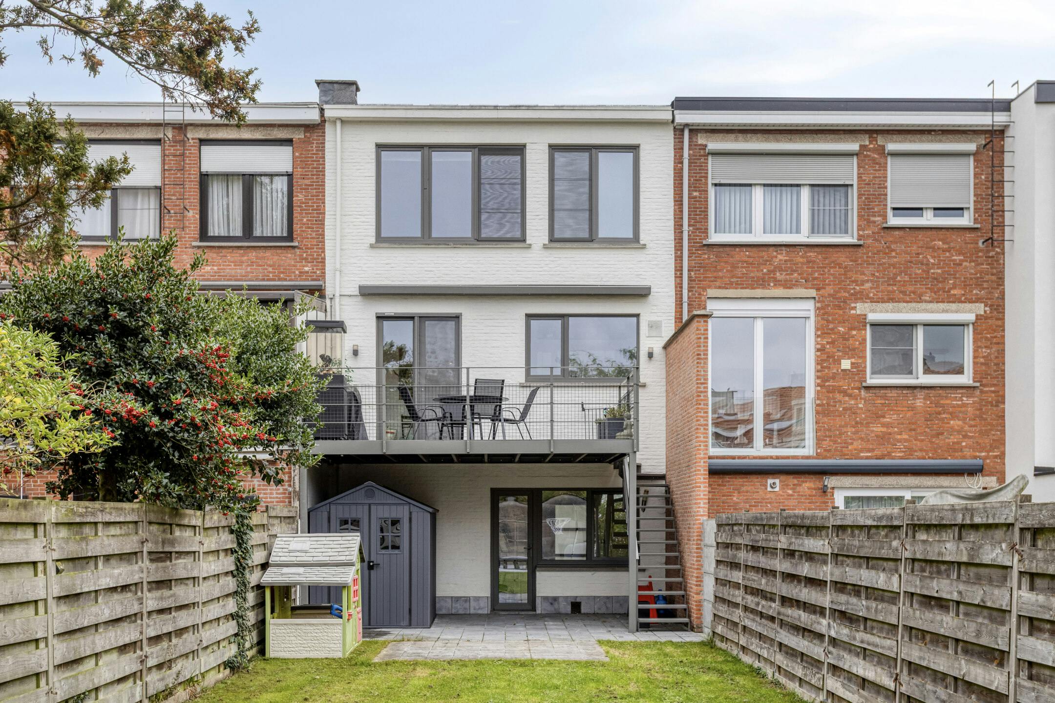 Instapklaar huis te koop in de "Vogeltjeswijk" te Merksem foto 7