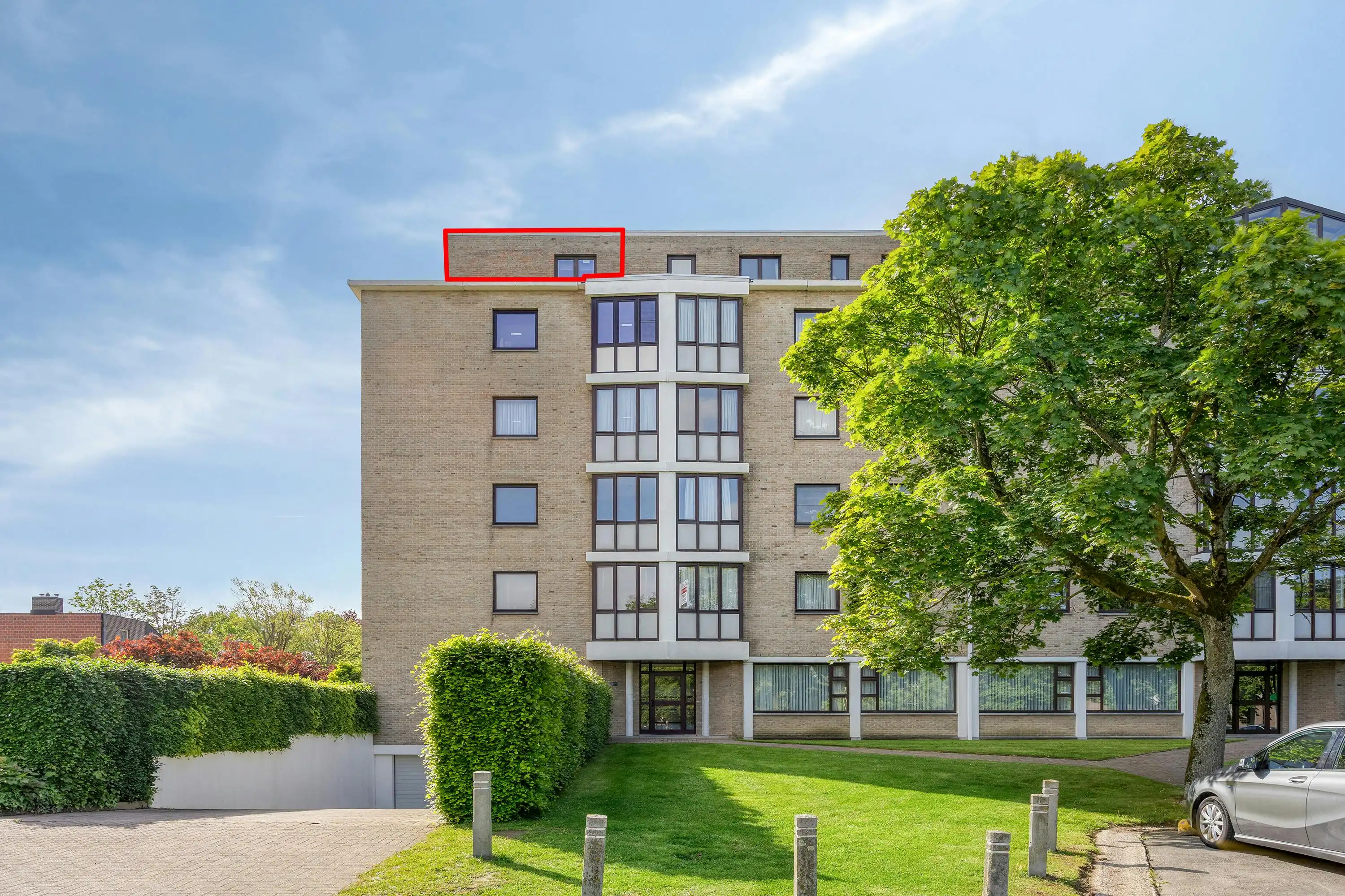 Gerenoveerd 1-slaapkamerappartement met ruim terras in centrum Hasselt foto 2