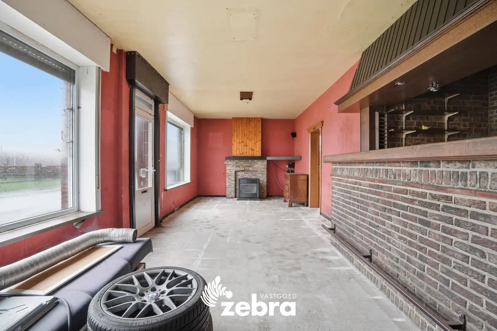 Te renoveren woning op een rustige ligging te Zwevezele! foto 10