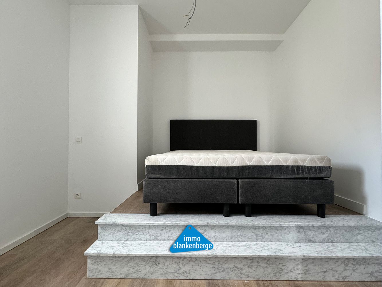 Luxe Duplex Appartement met Twee Slaapkamers en Terras op Vijfde Verdieping foto 11