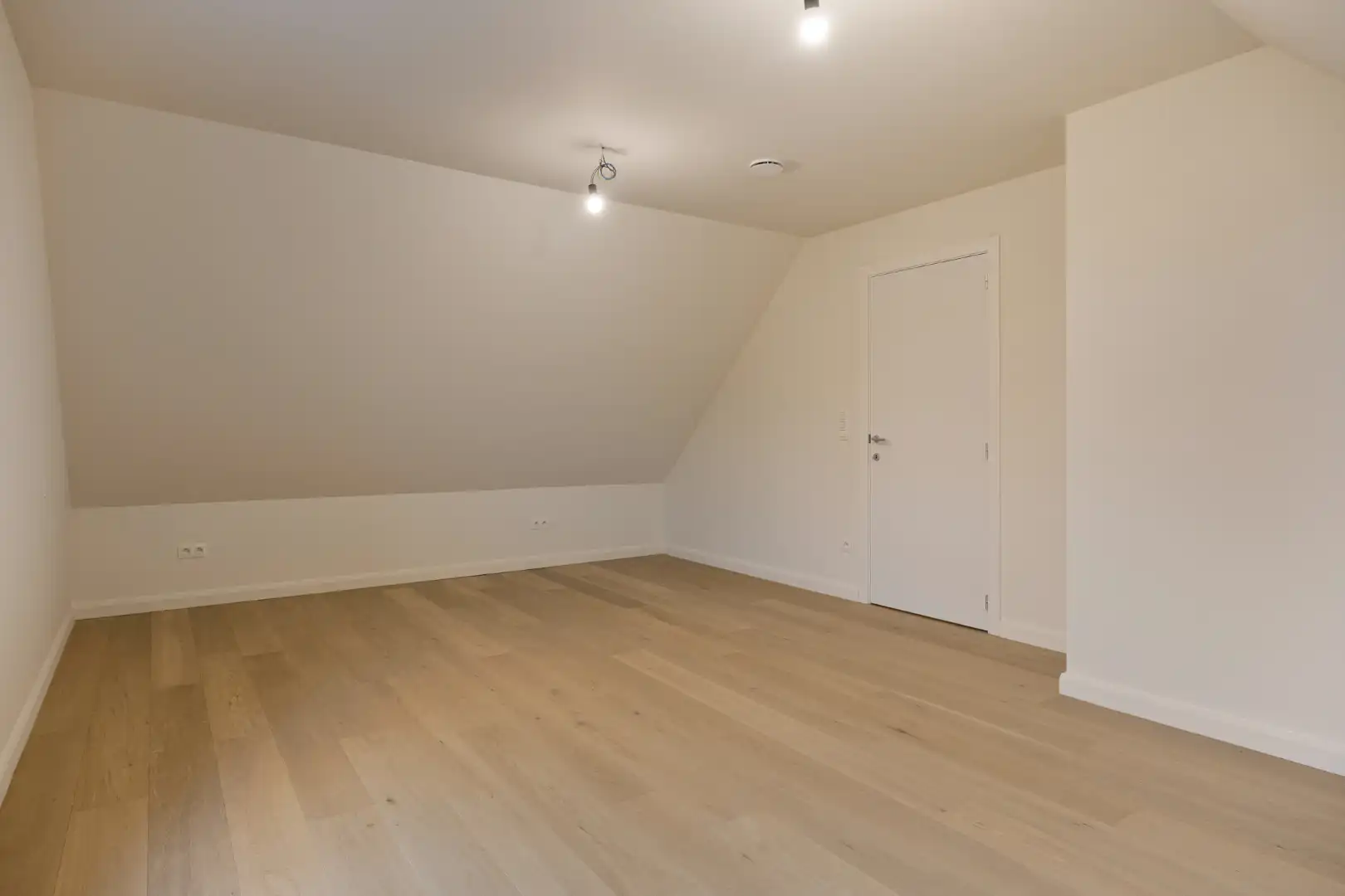 Kwalitatief afgewerkte en ruime nieuwbouw (HOB) met 3 ruime slpks op 412 m² te Olen ! foto 22
