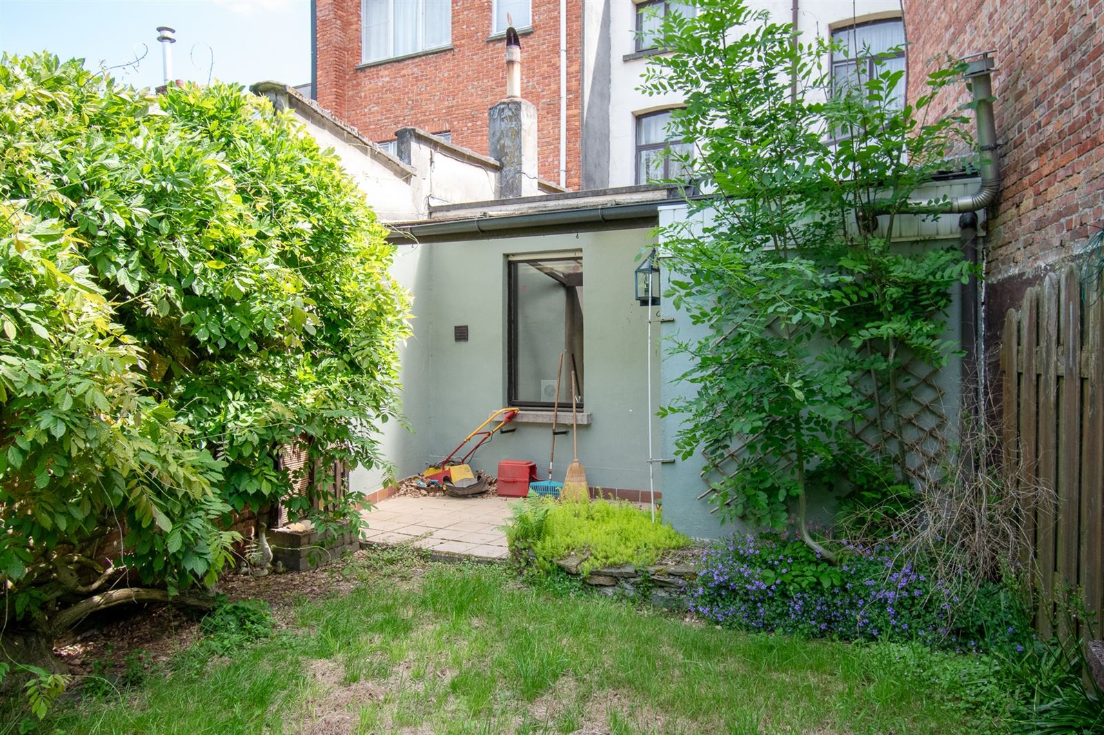 Gezinswoning met 4 slaapkamers en tuin op toplocatie foto 8