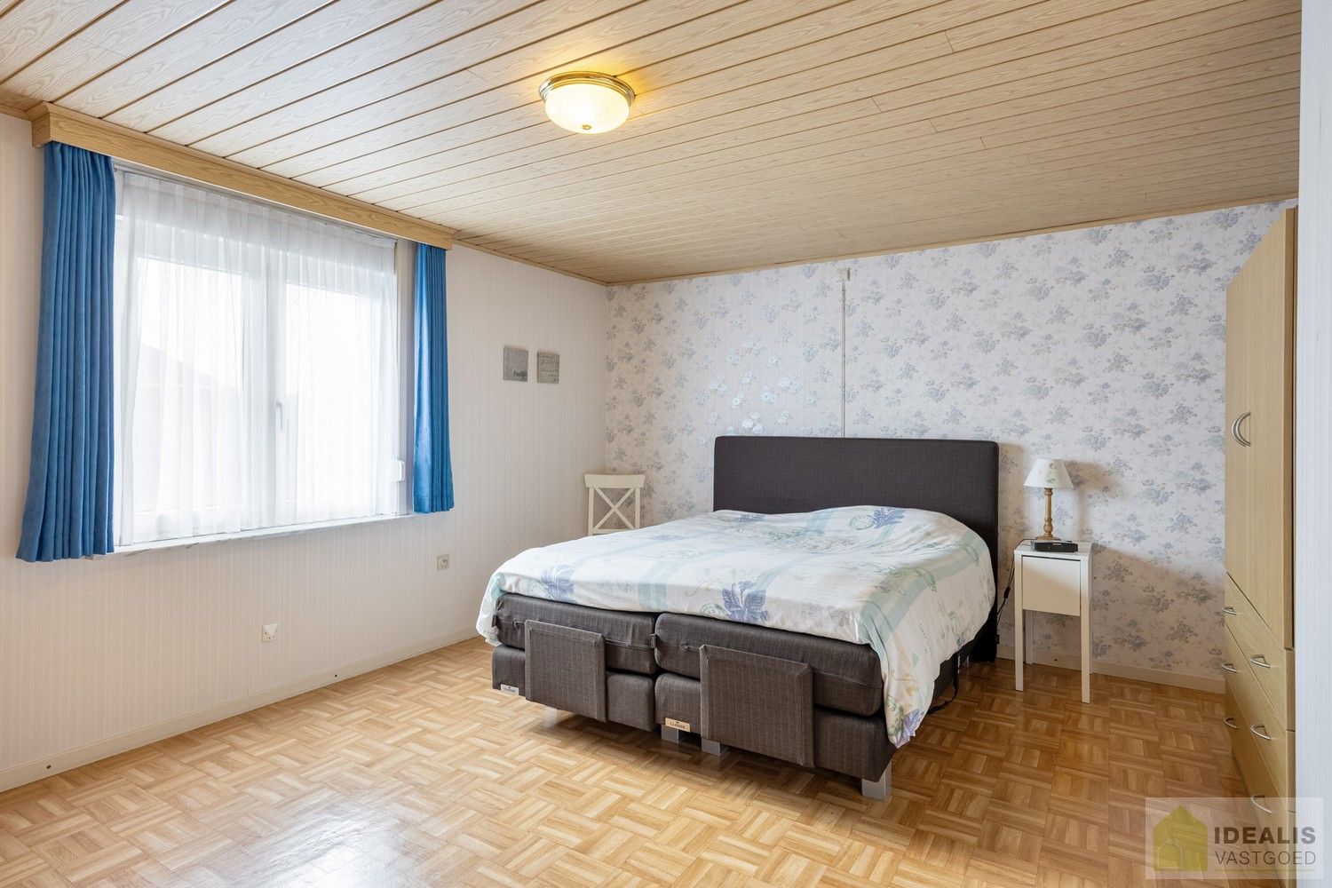 KNAPPE EN INSTAPKLARE WONING MET 4 SLAAPKAMERS, INPANDIGE ÉN VRIJSTAANDE GARAGE, HEERLIJK TERRAS OMGEVEN DOOR EEN PRACHTIGE TUIN foto 25