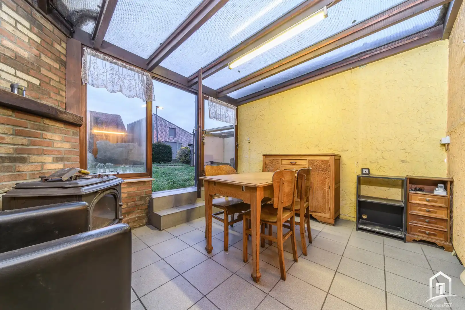 Te renoveren gezinswoning met zeer ruime tuin! foto 7