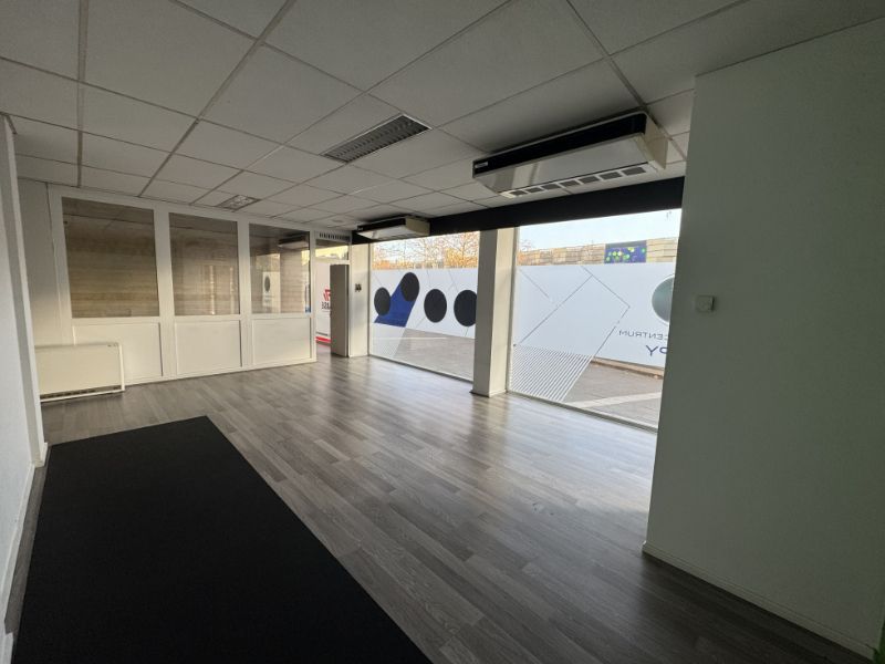 Handelspand tegenover Shopping1 foto 6