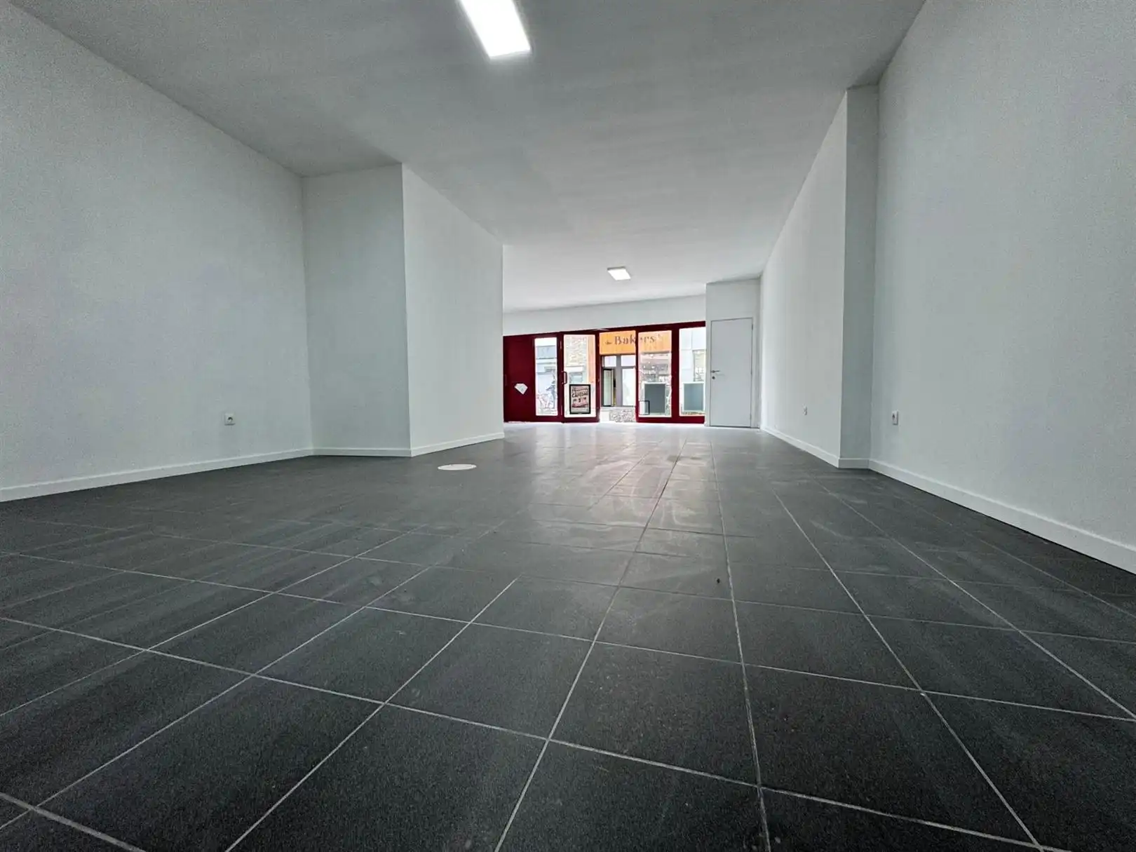 Commerciële ruimte te huur Stationsstraat 7 - 9100 SINT-NIKLAAS