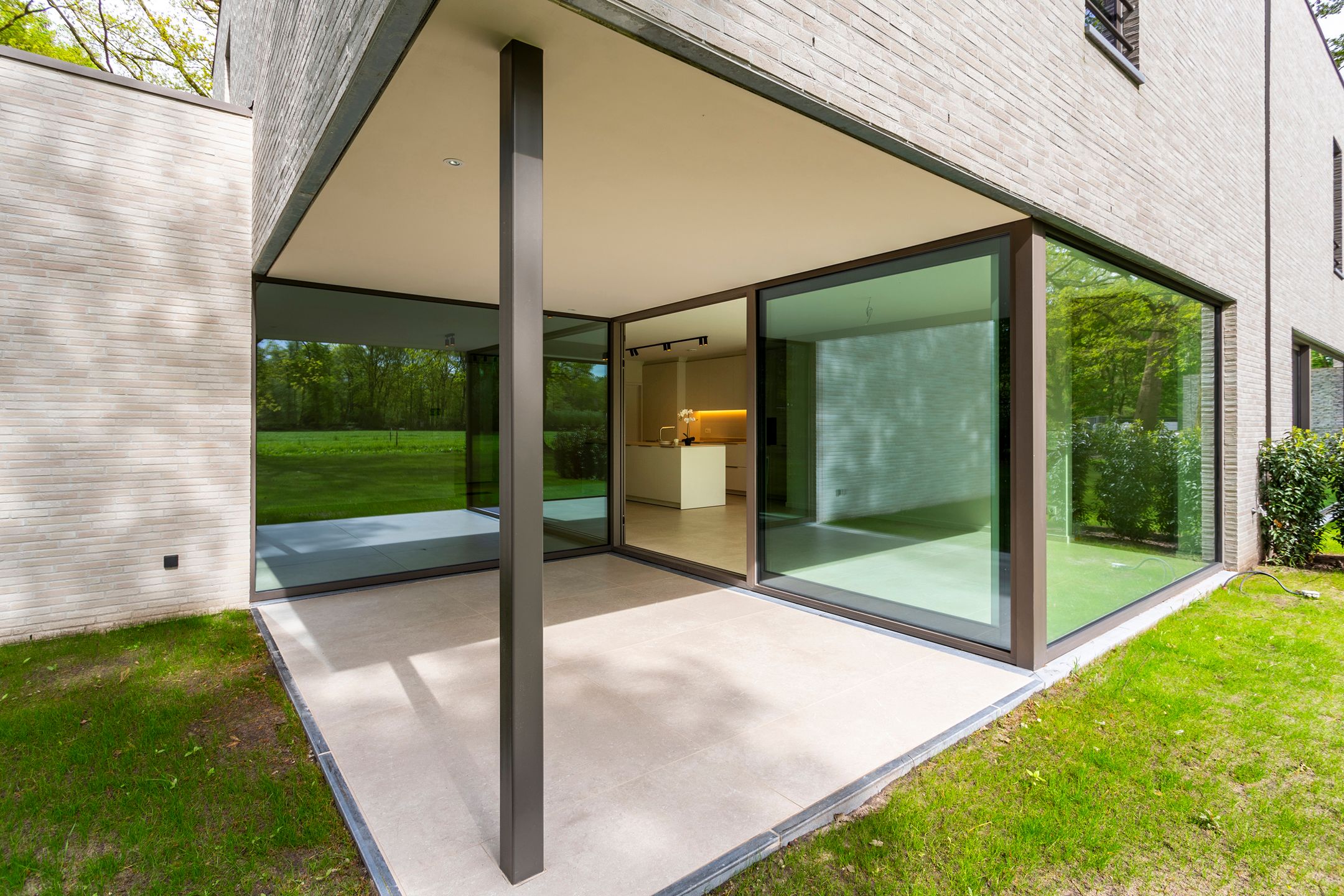 nieuwbouw luxevilla met riante tuin foto 6