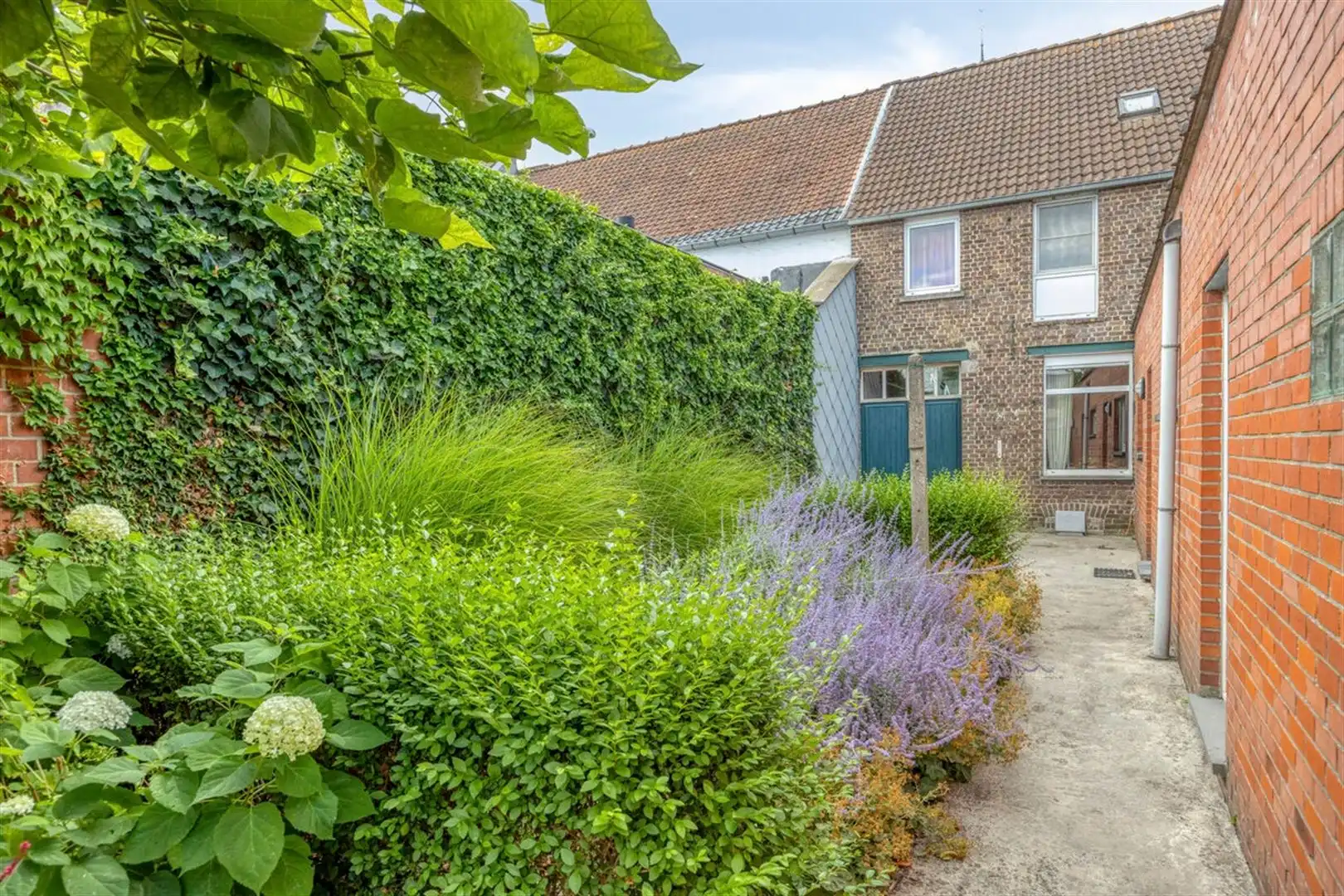 Ruime woning in deelgemeente Ename foto 26