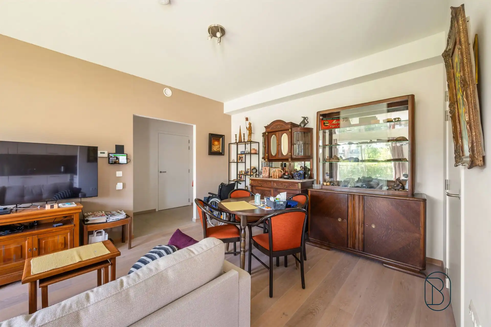 IDEALE INVESTERING! Moderne assistentieflat met terras foto 6