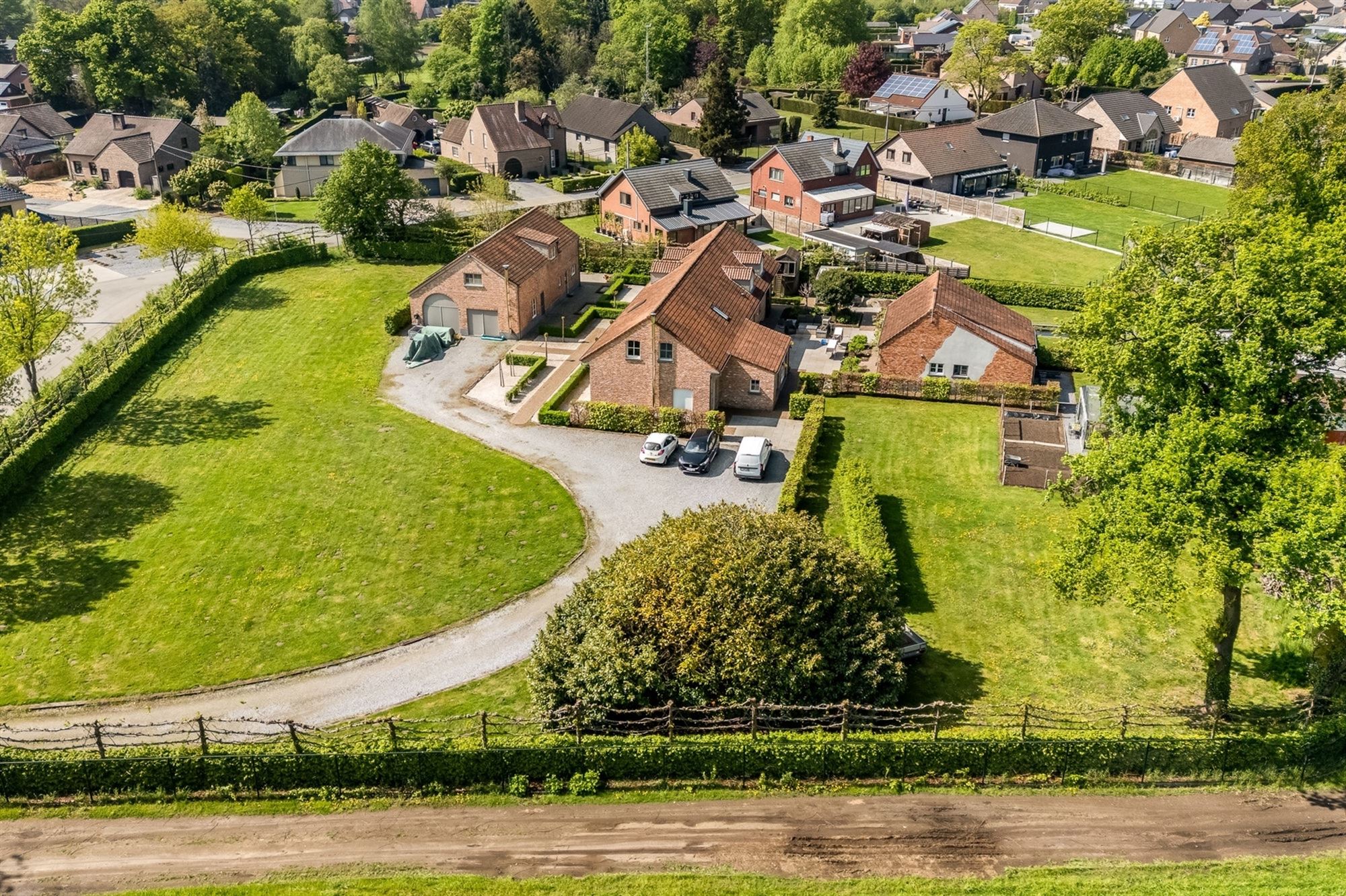 UNIEK EIGENDOM TE PAAL OP PERCEEL VAN MAAR LIEFST 1,2 HECTARE foto 6