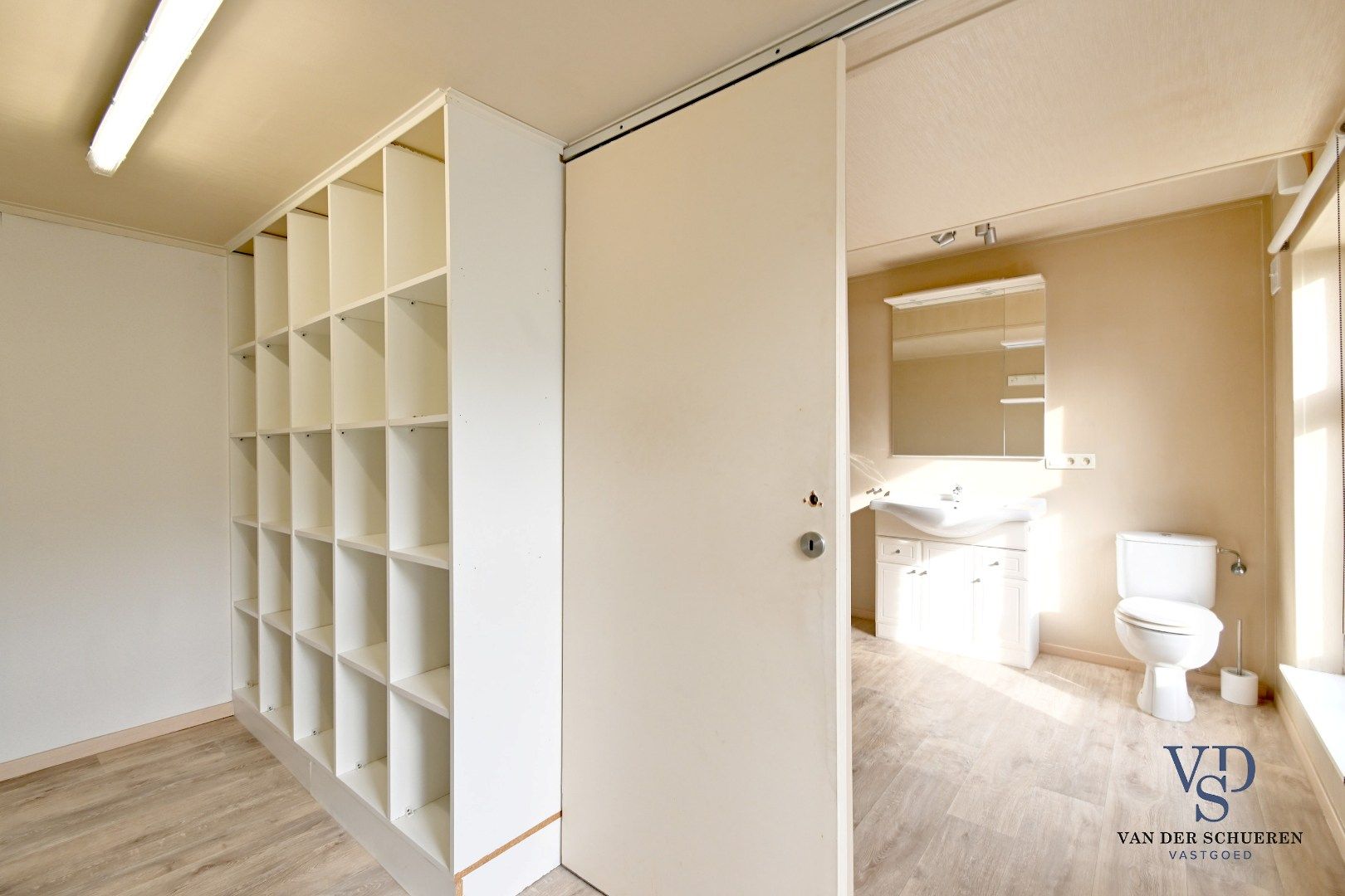 Te renoveren woning in centrum Balegem. foto 22