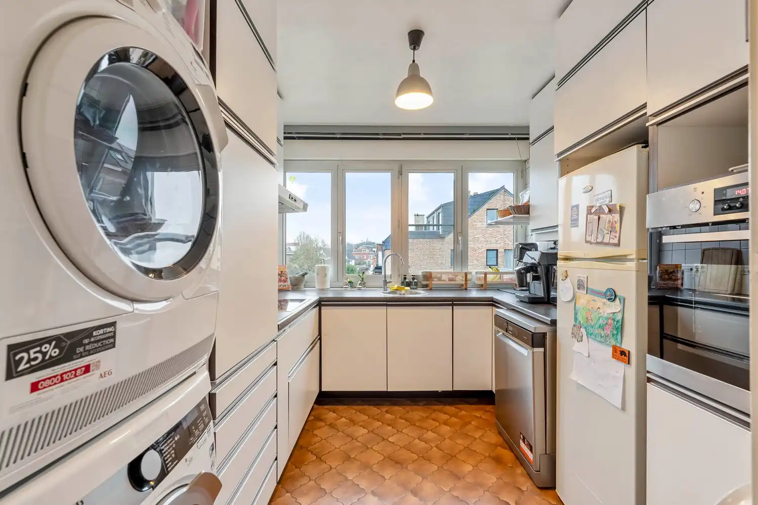 Goed gelegen en lichtrijk appartement met 2 slaapkamers, 2 terrassen en een garagebox te Kessel-Lo! foto 15