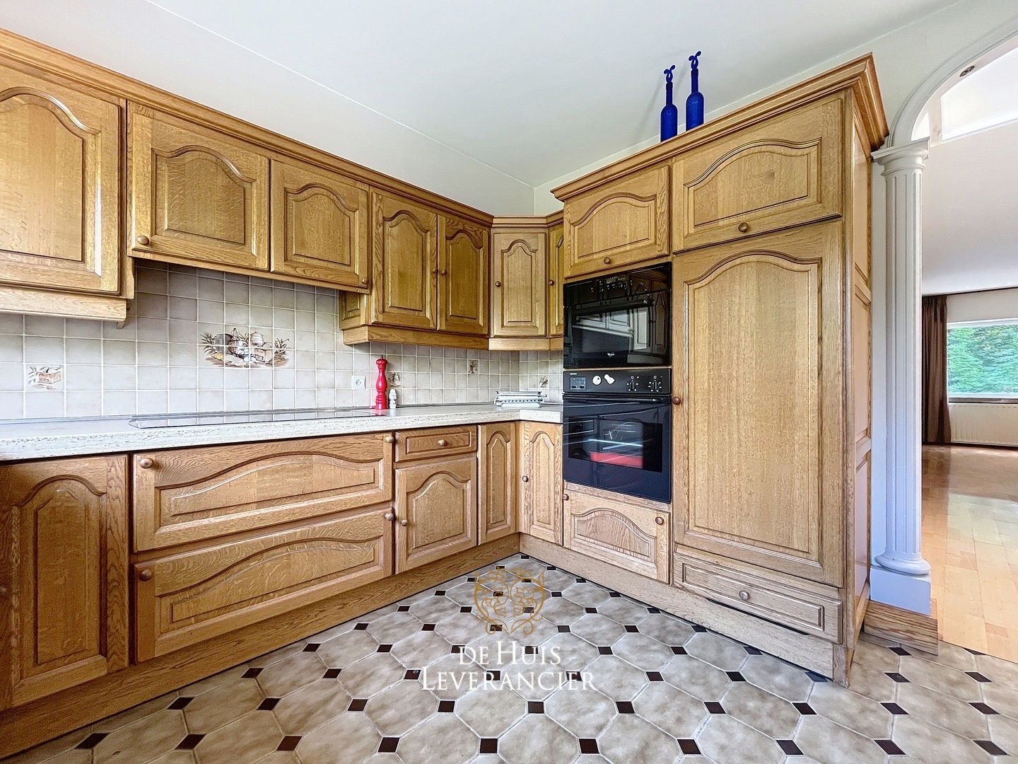 Zeldzame renovatiekans te koop in hartje Noeveren ! Unieke woning met ruimte, groen en grote garage foto 18