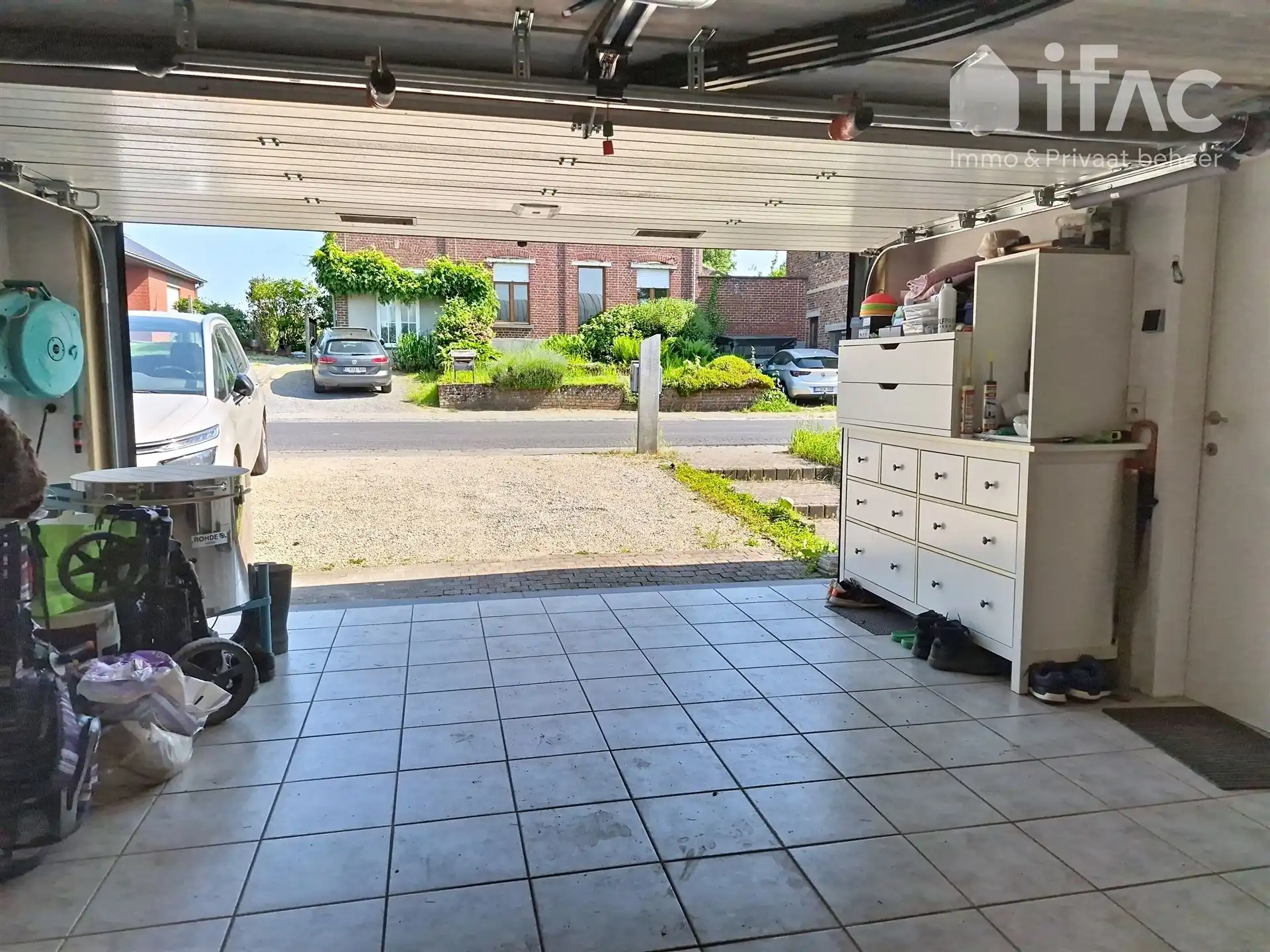 Unieke moderne split-levelvilla met zwembad op 17a83ca foto 32