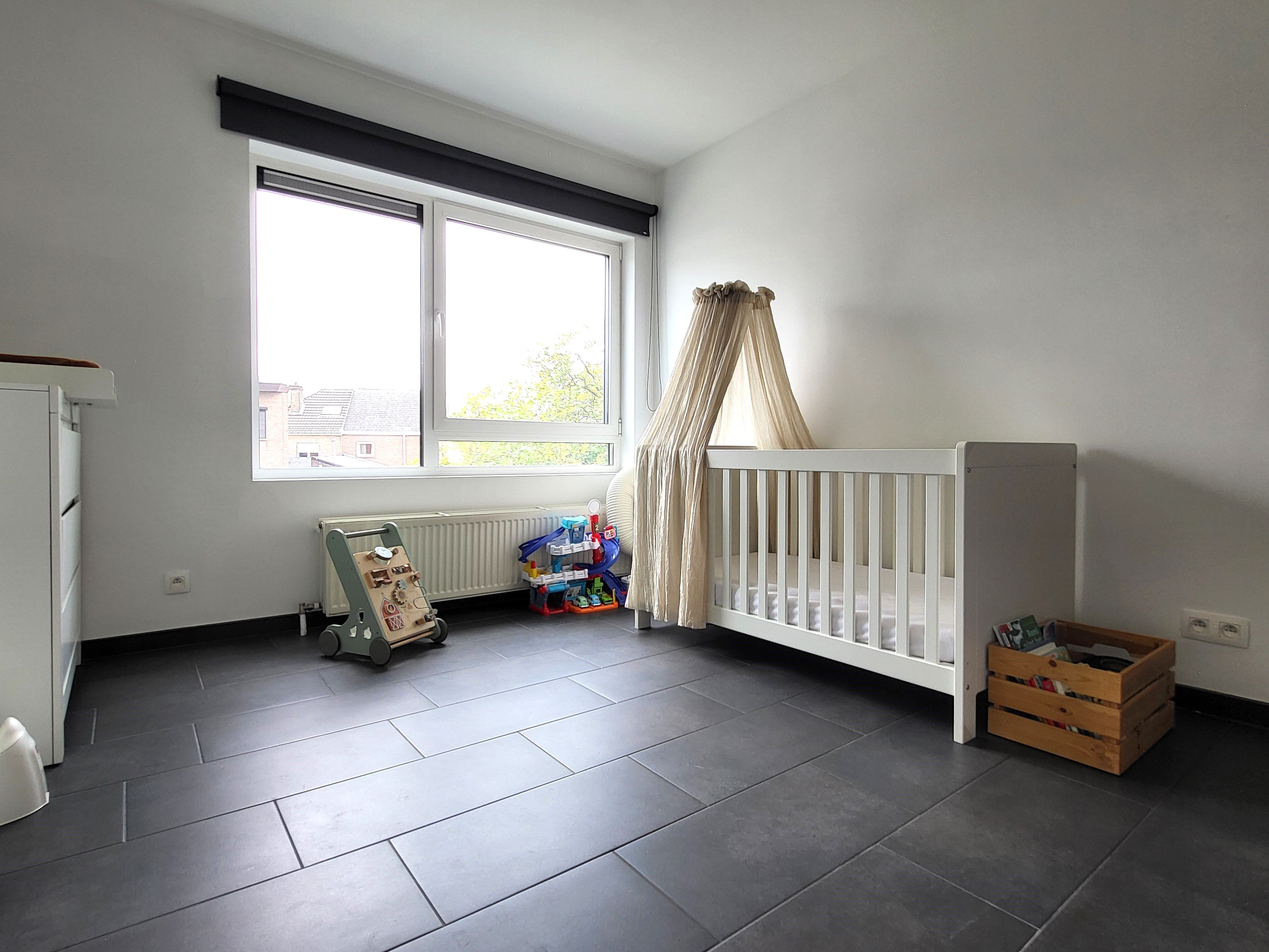 Prachtig gerenoveerde woning in 2015 op 428m² met zonnepanelen, zonnige tuin en 2 garages.  foto 23