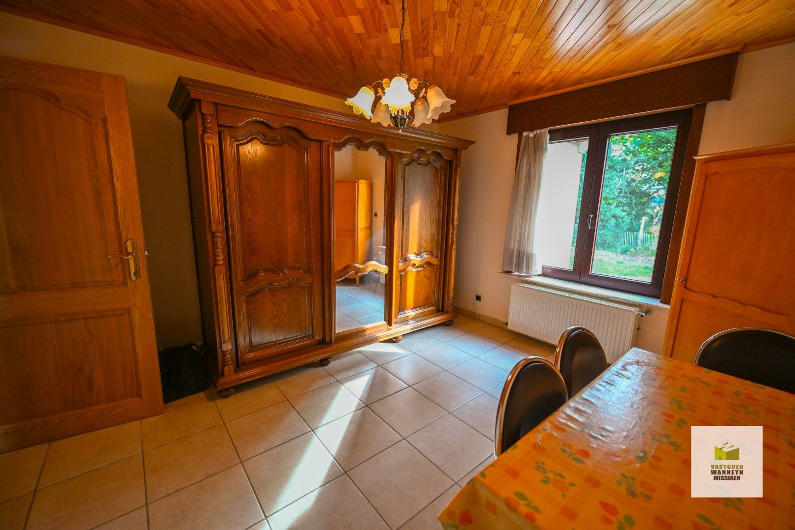 Zeer centraal en rustig gelegen ruime woning met 5 slaapkamers foto 14