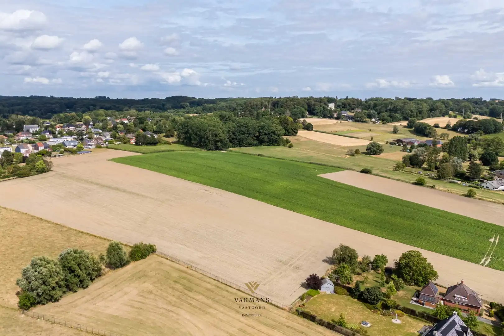Te renoveren woning op den buiten met veel ruimte en tuin foto 36