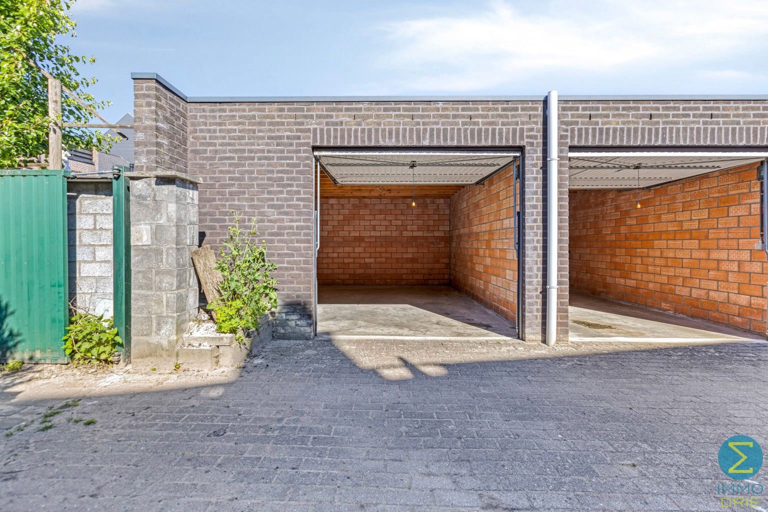 Centraal gelegen ruim gelijkvloers appartement met garage foto 18