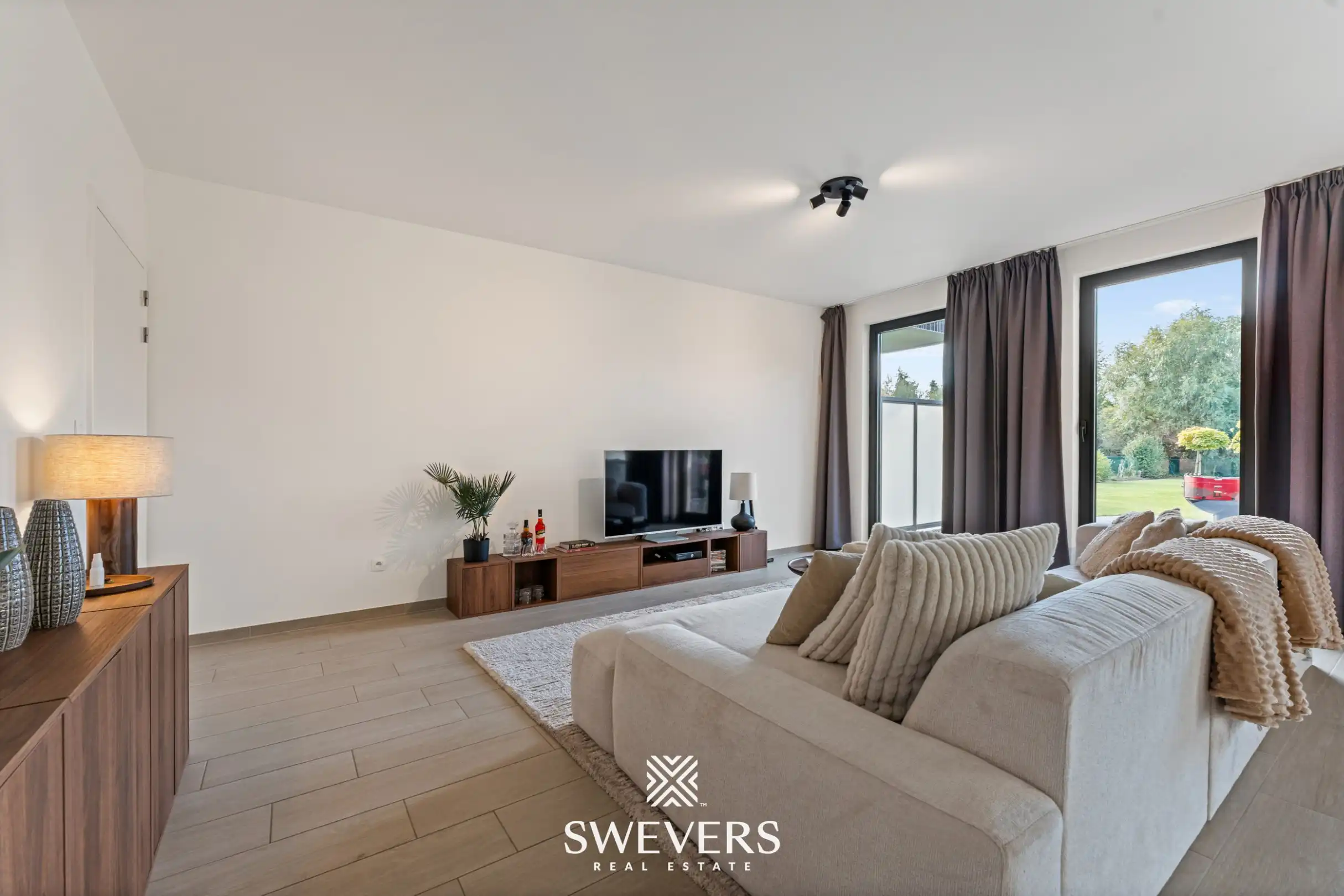 Appartement met twee autostaanplaatsen en terras met uitzicht op prachtige binnentuin foto 3