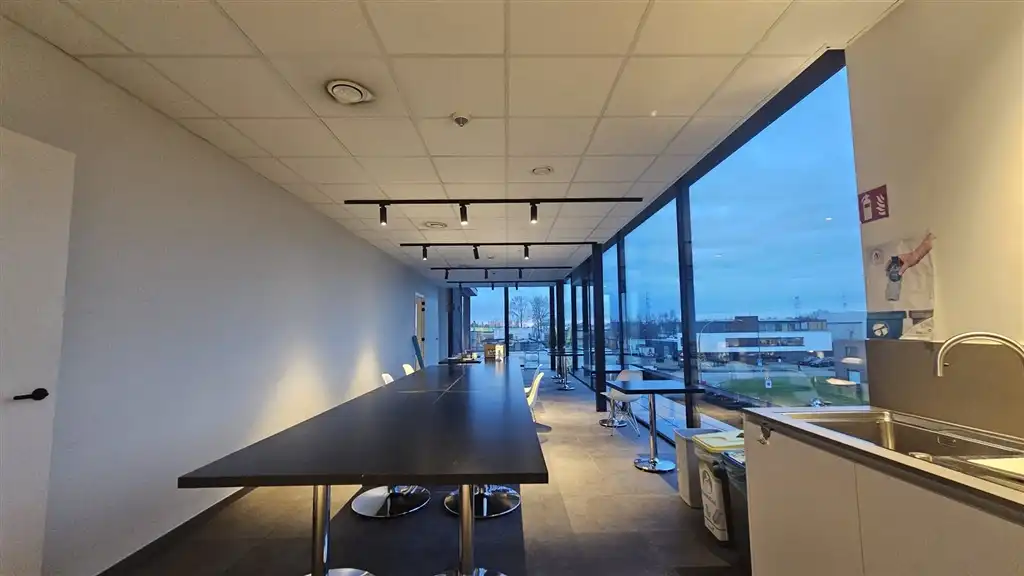 Semi-industrieel bedrijfsgebouw op toplocatie foto 15