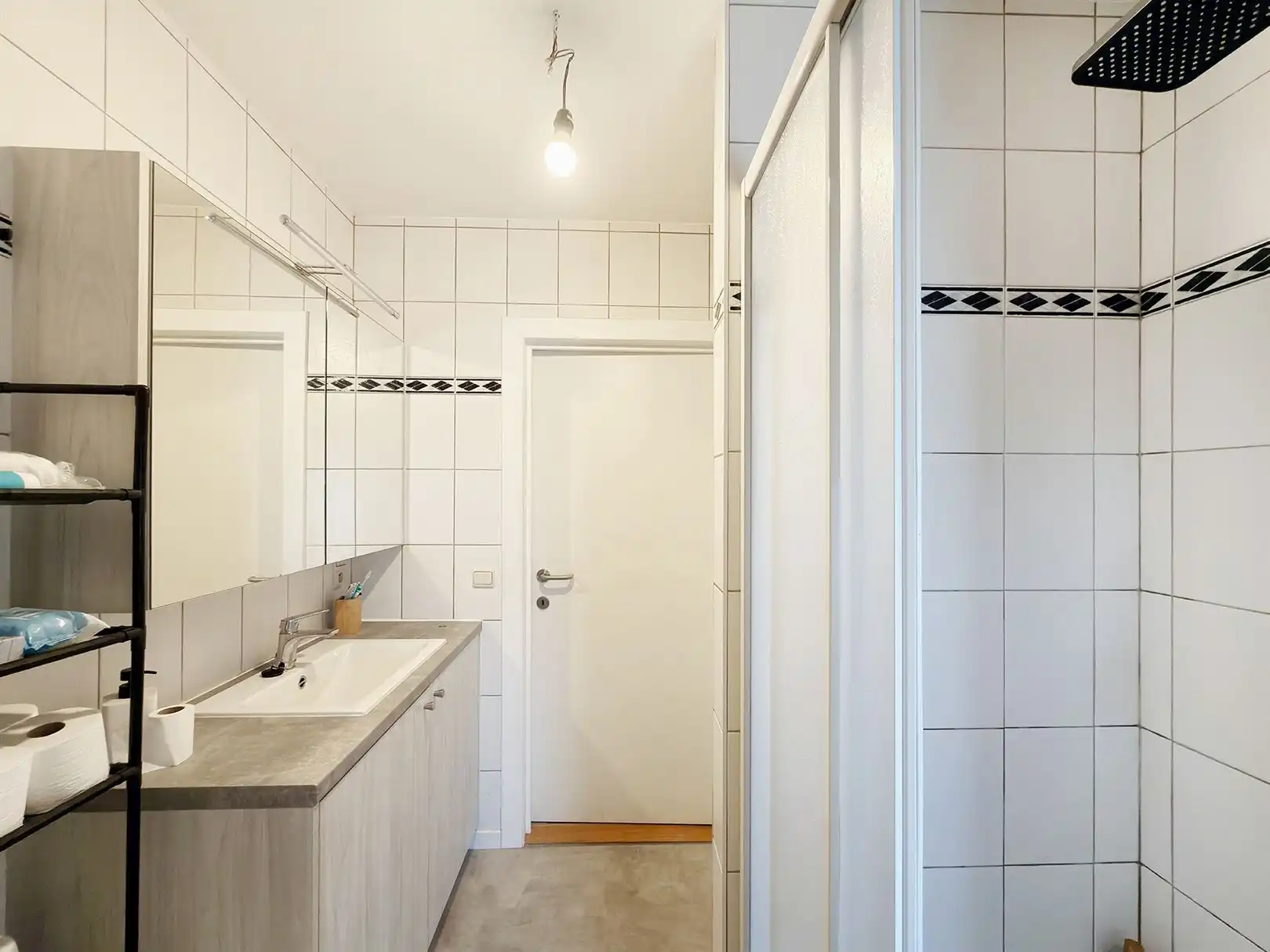 Handelsgelijkvloers, 3 appartementen en eigen parking!! foto 40