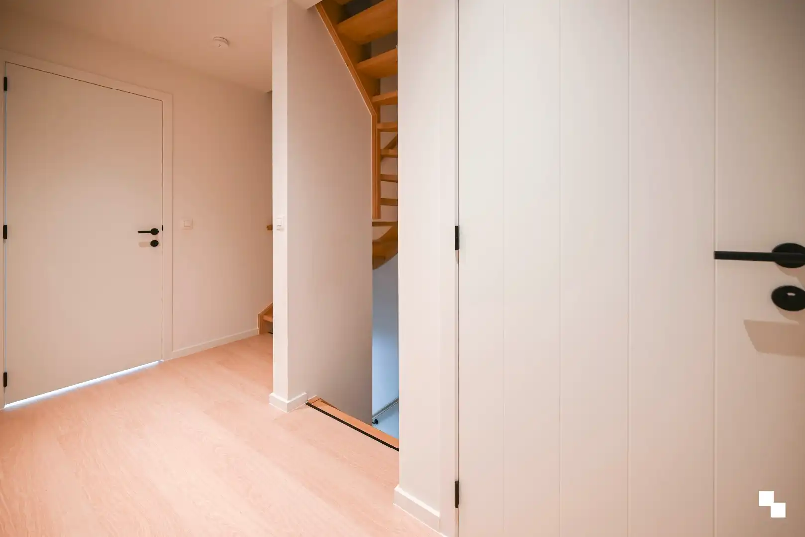 Prachtige nieuwbouwwoning op rustige locatie foto 14