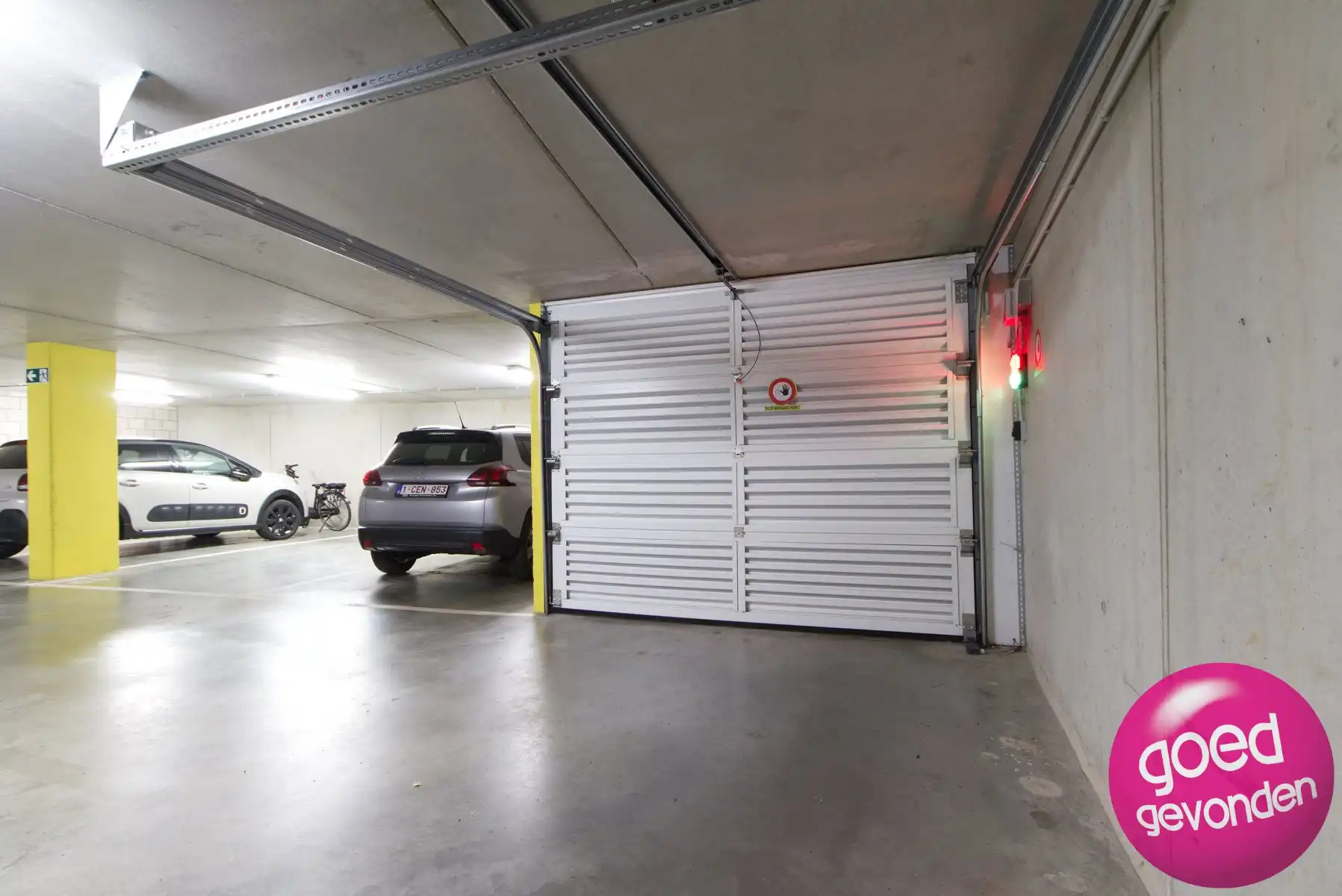 ONDERGRONDSE PARKEERPLAATS - CENTRUM - VEILIG - AUTOLIFT foto 8