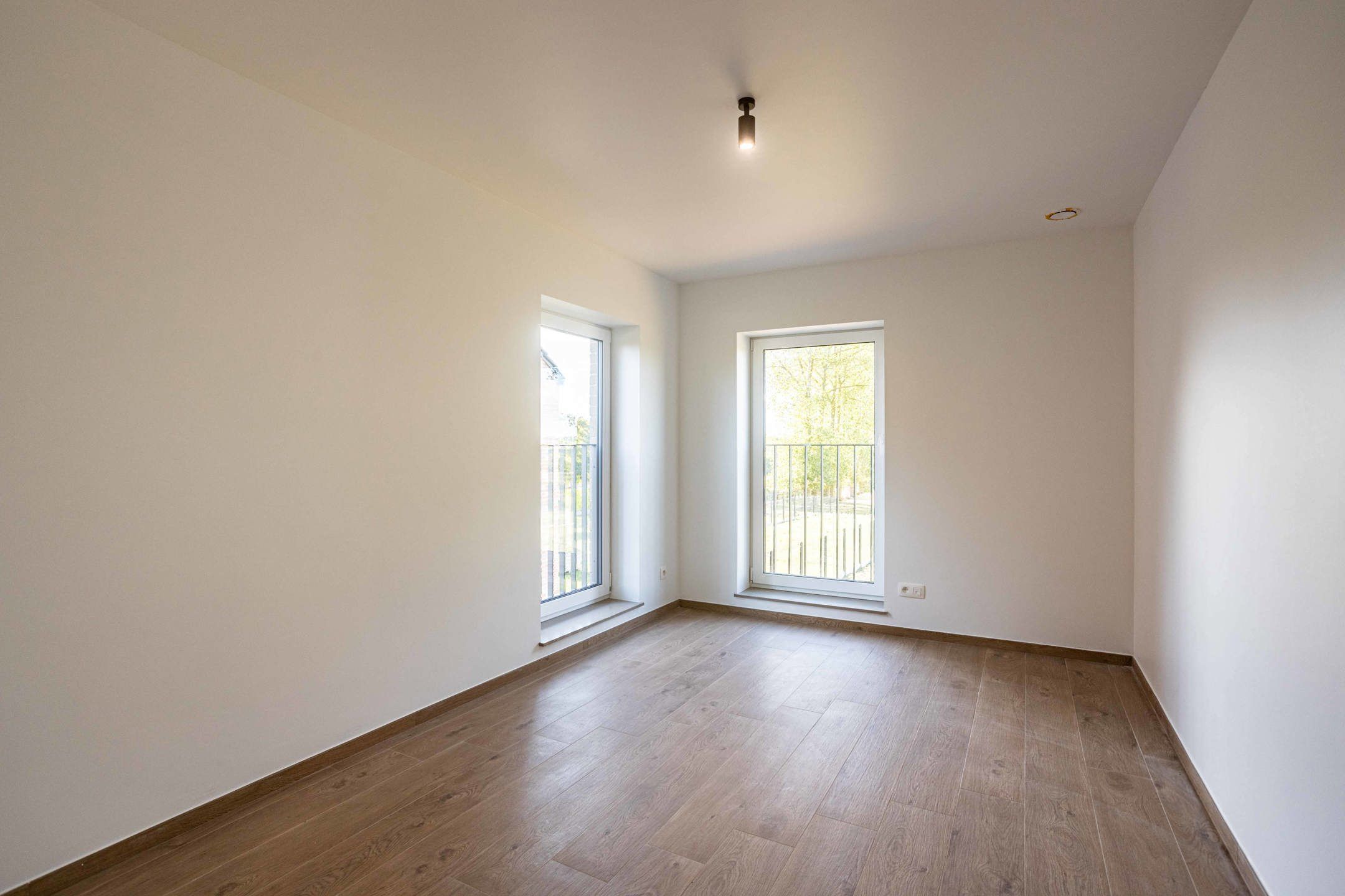 Prachtige nieuwbouwwoning omringd door groen en natuur. foto 21