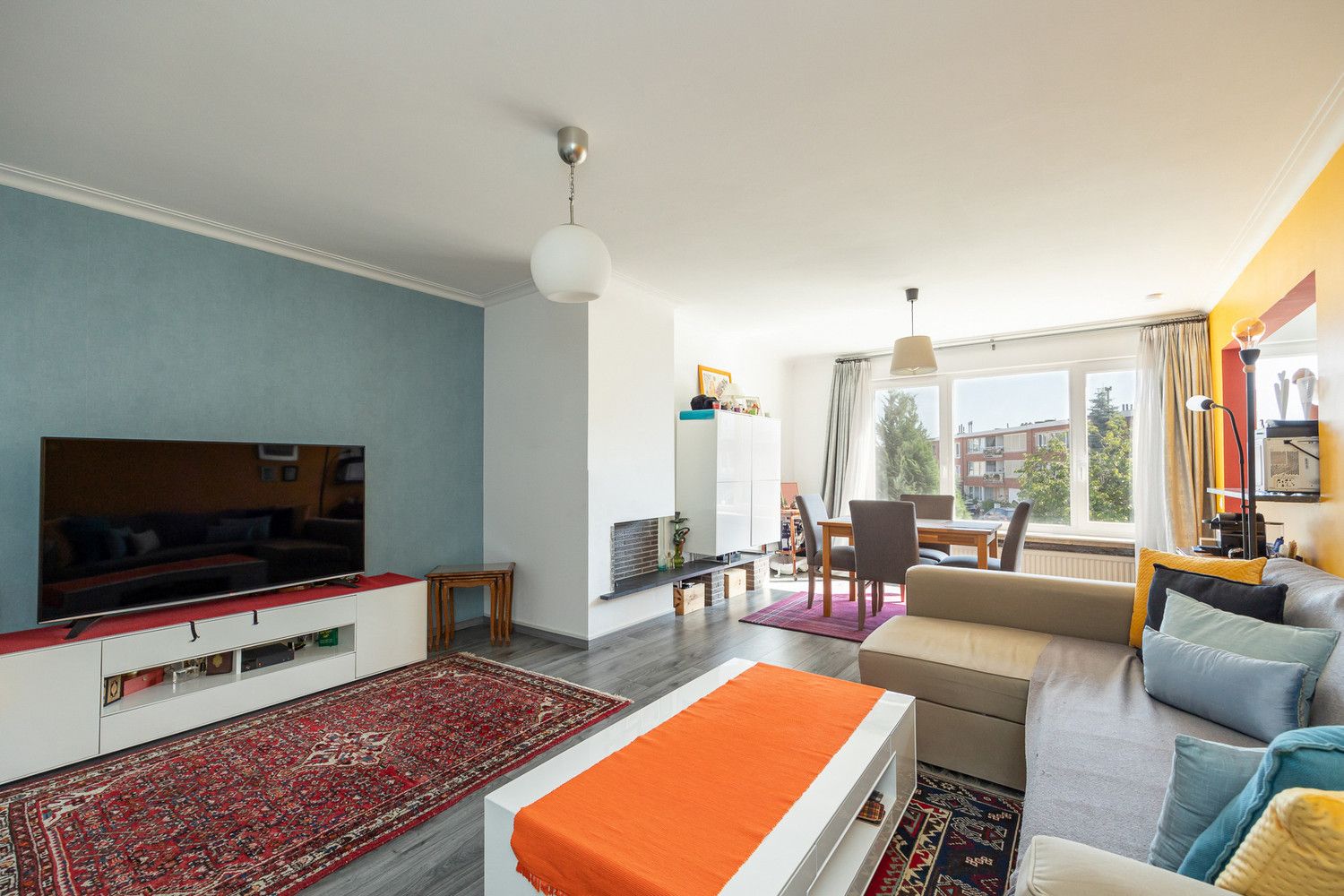 Energiezuinig (EPC B) en instapklaar 2 slk-appartement in een kleinschalig hoekgebouw te Deurne-Zuid, met privatieve garagebox + de staanplaats ervoor foto 3