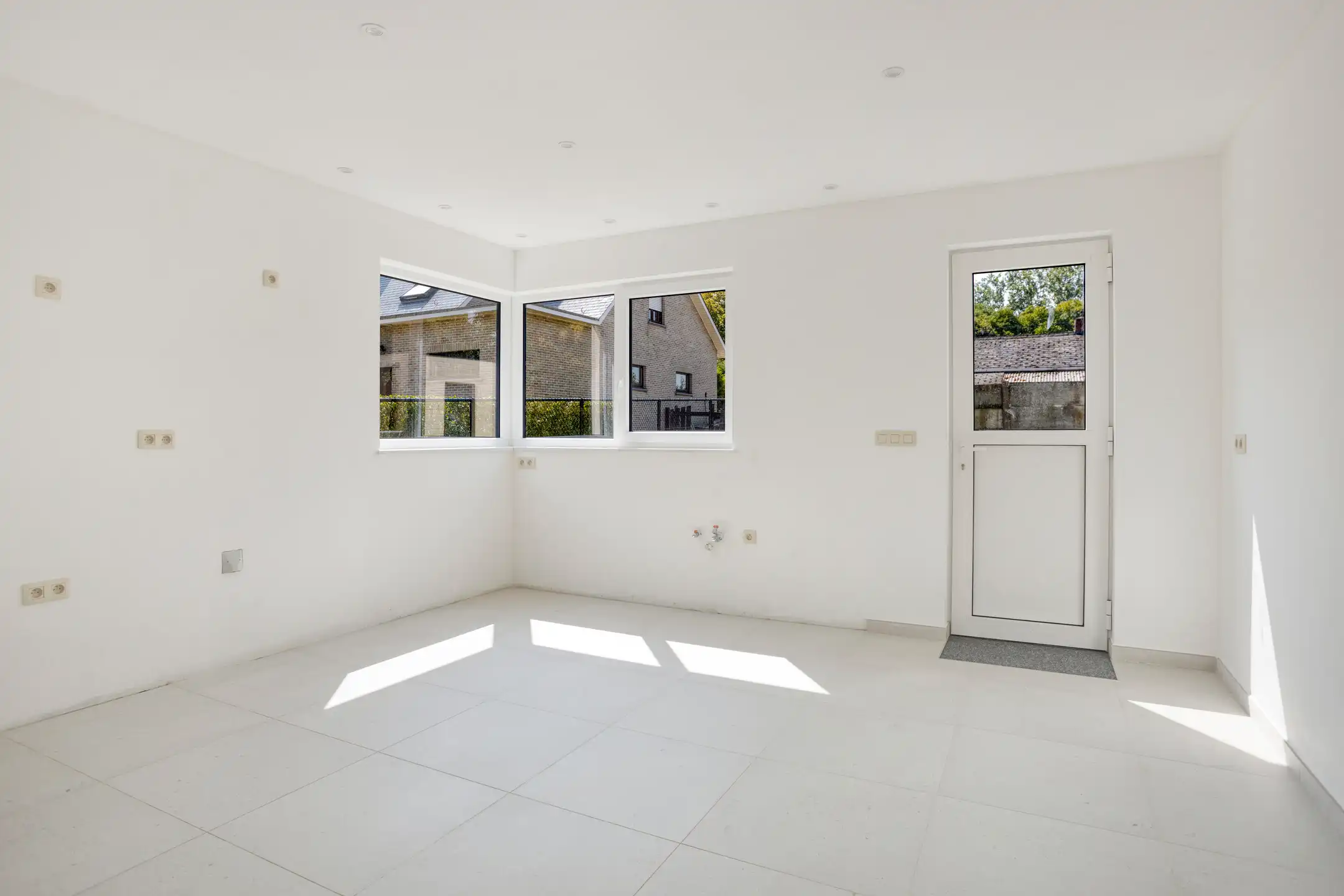 Ruime gerenoveerde woning (230 m²) nabij Gouden Kruispunt foto 7