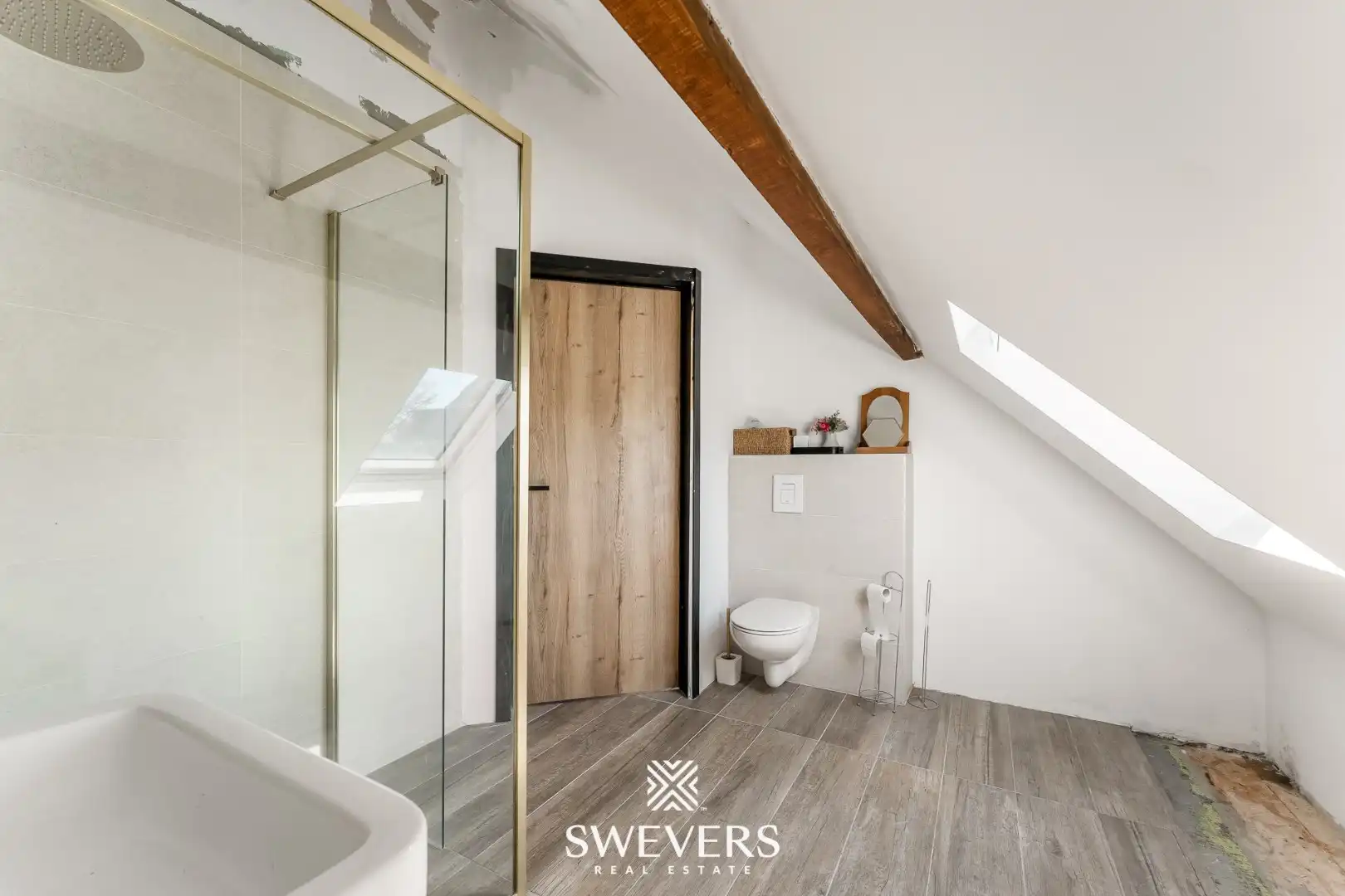 Stijlvolle woning met 4 slpk en prachtige tuin in Tongeren foto 17