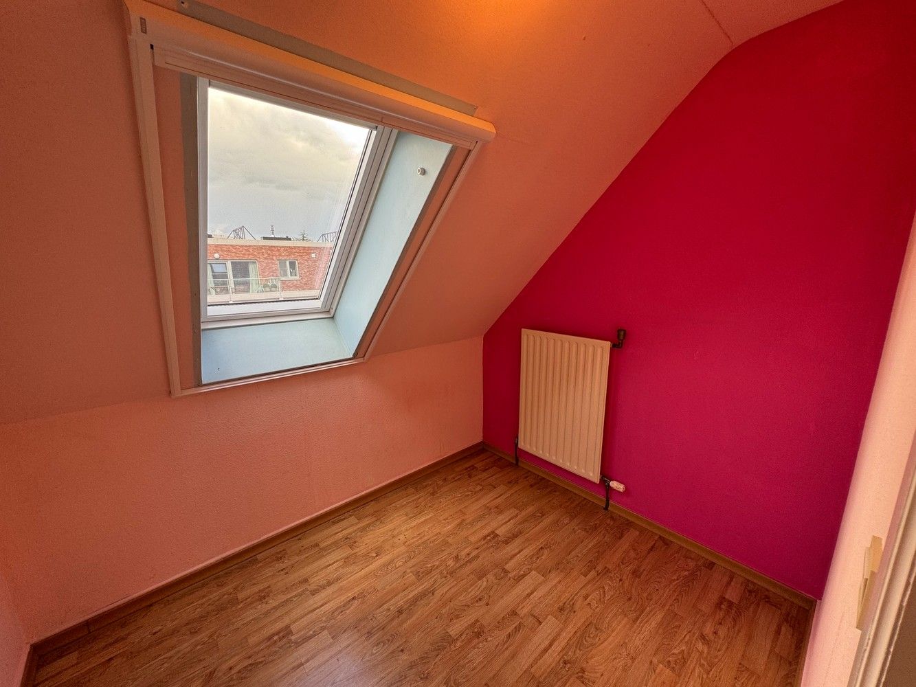 Duplexappartement te koop in hartje Lanaken – een unieke kans! foto 11