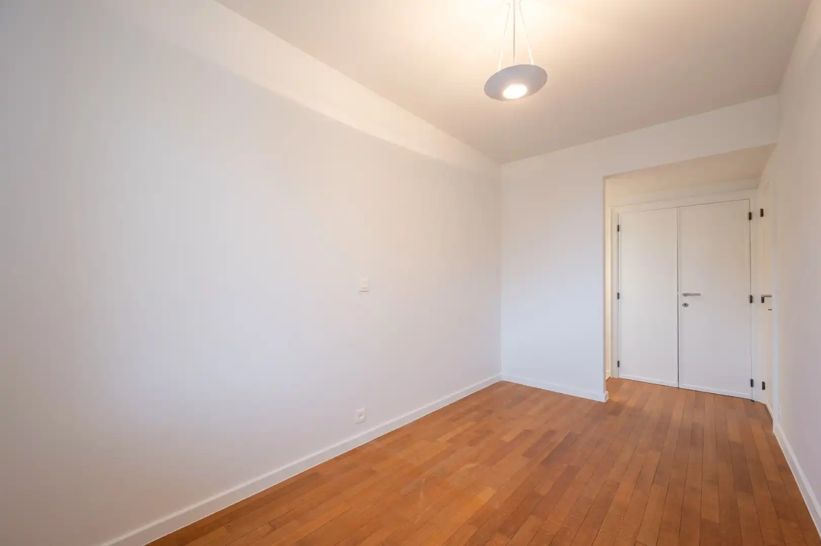 Ongemeubeld appartement, in de gerenommeerde residentie “Globe”, prachtig gelegen op de Zeedijk in het Zoute foto 8